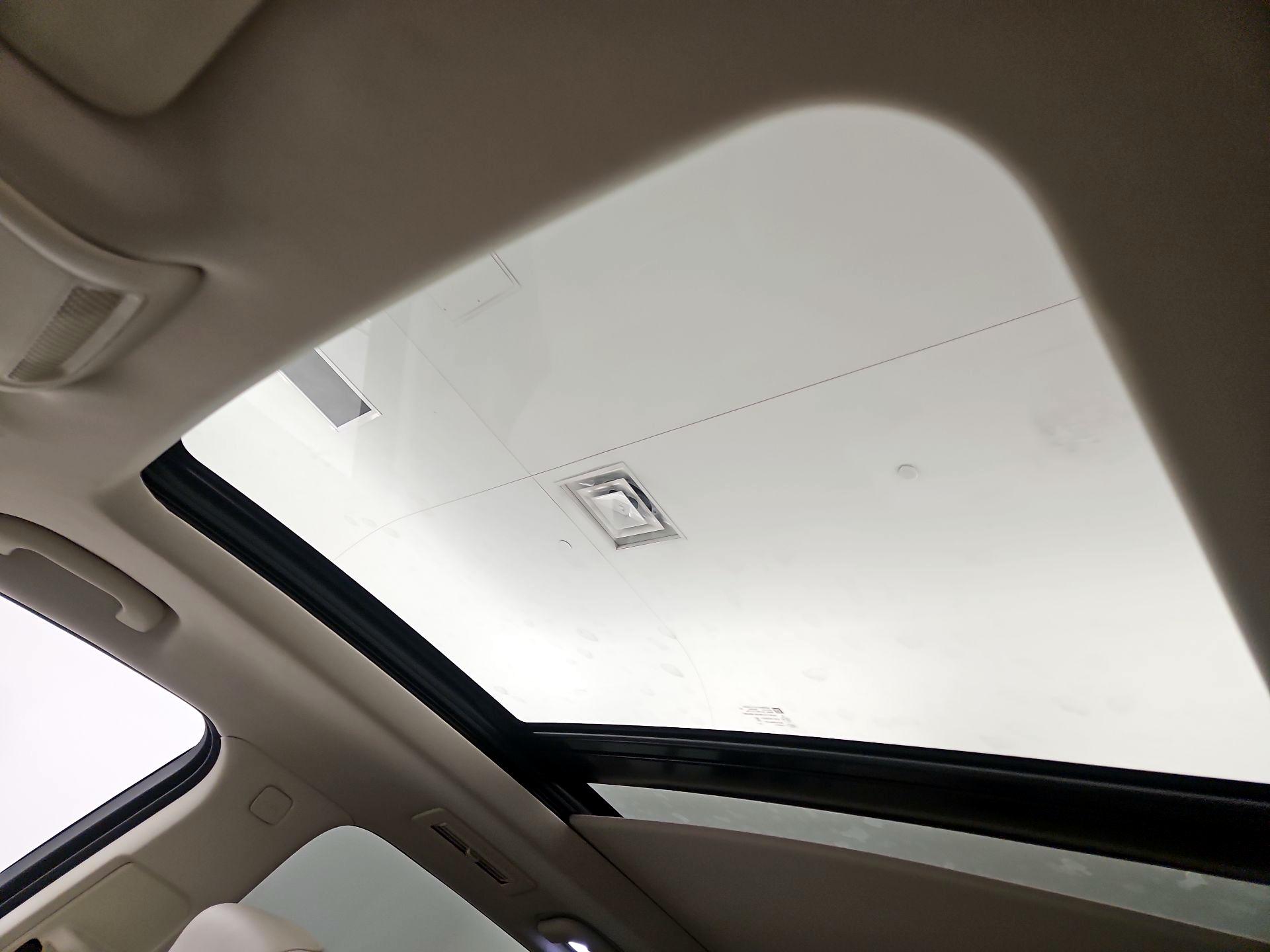 Thumbnail: 2023 Cadillac XT6 - 18