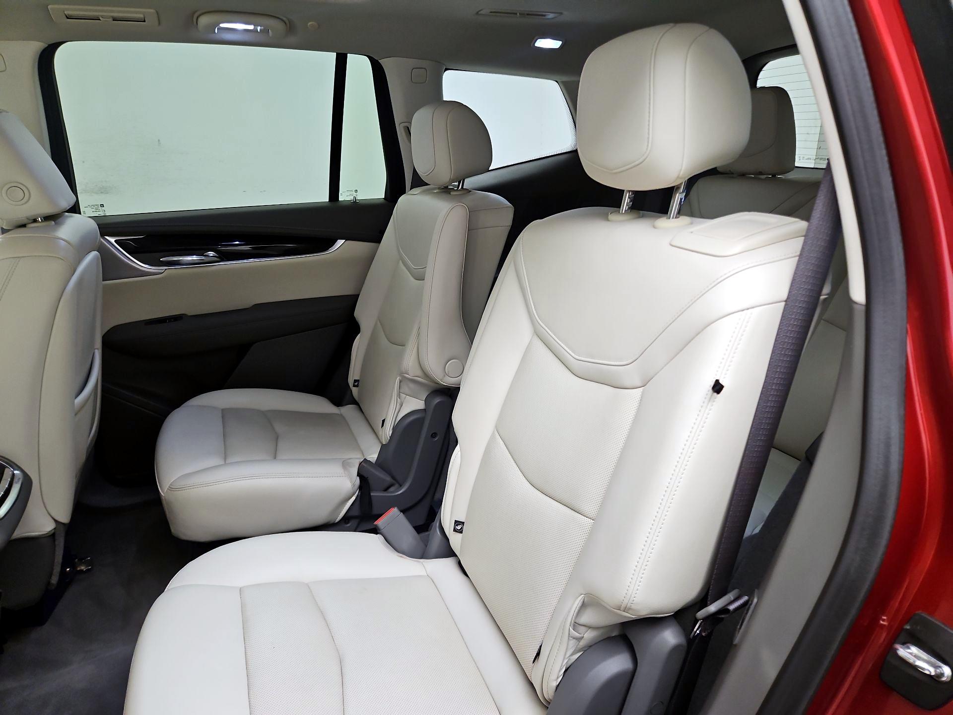 Thumbnail: 2023 Cadillac XT6 - 19