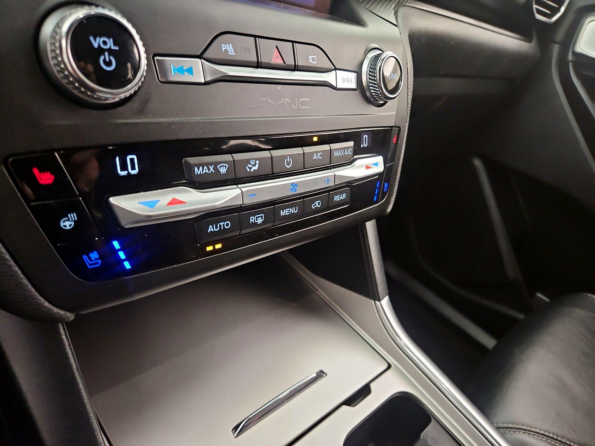 Thumbnail: 2020 Ford Explorer - 16
