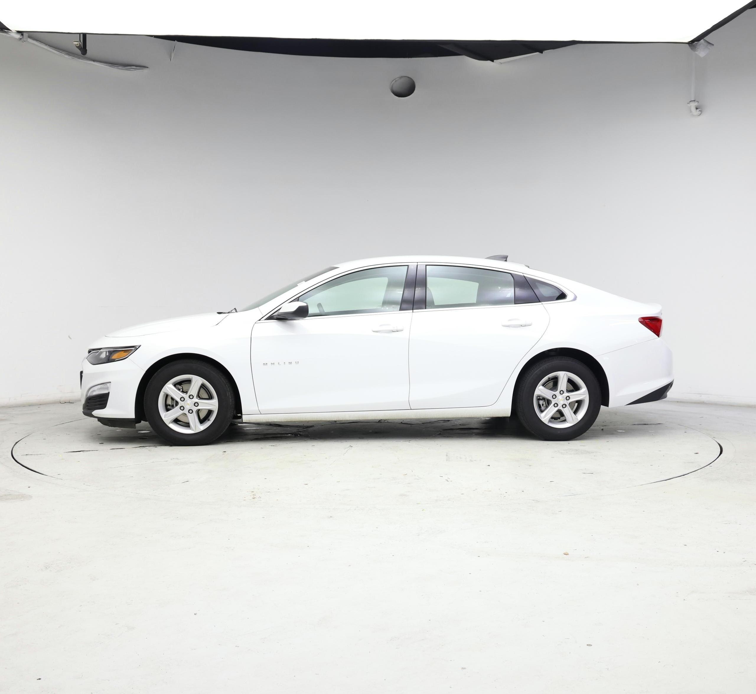 Thumbnail: 2023 Chevrolet Malibu - 3