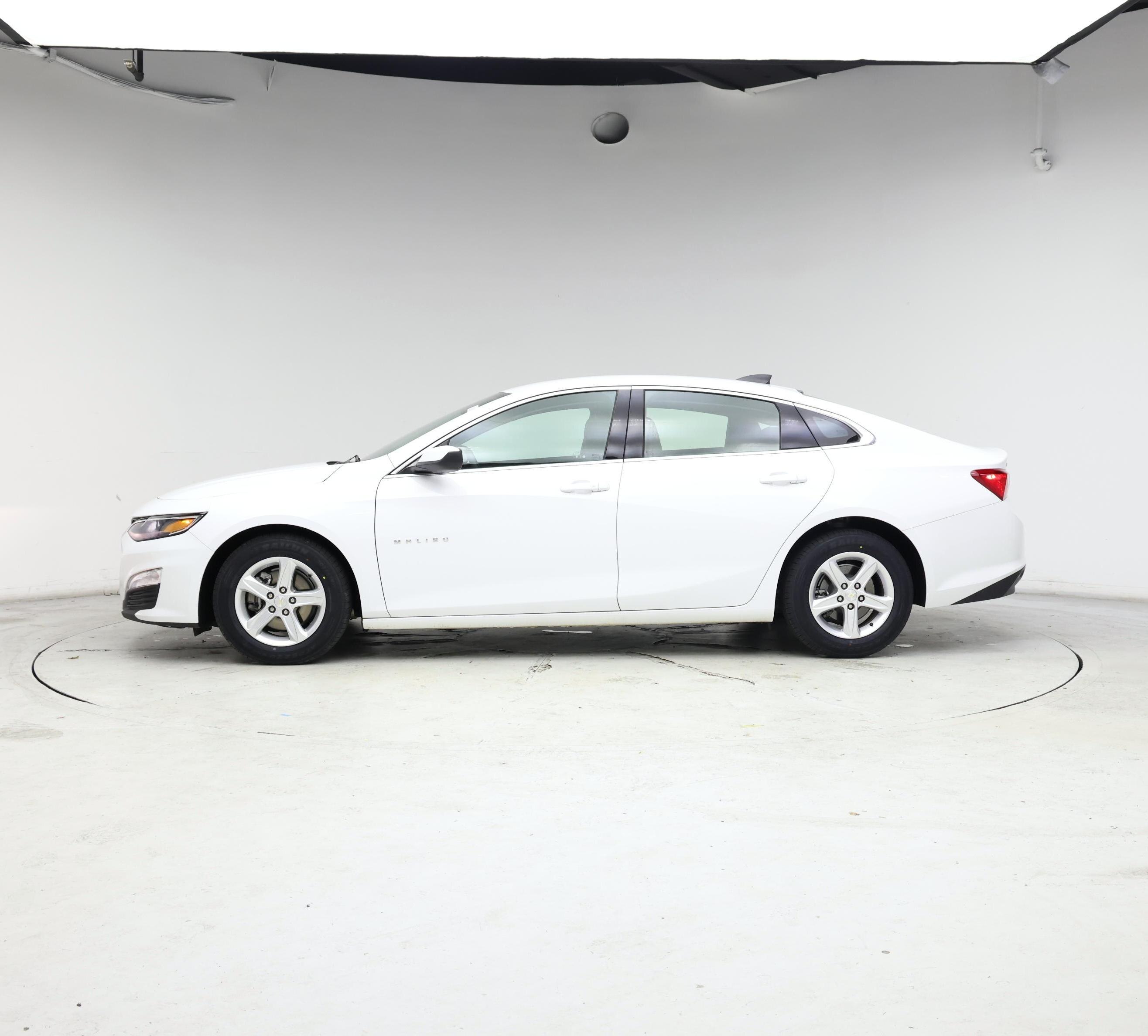 Thumbnail: 2023 Chevrolet Malibu - 3