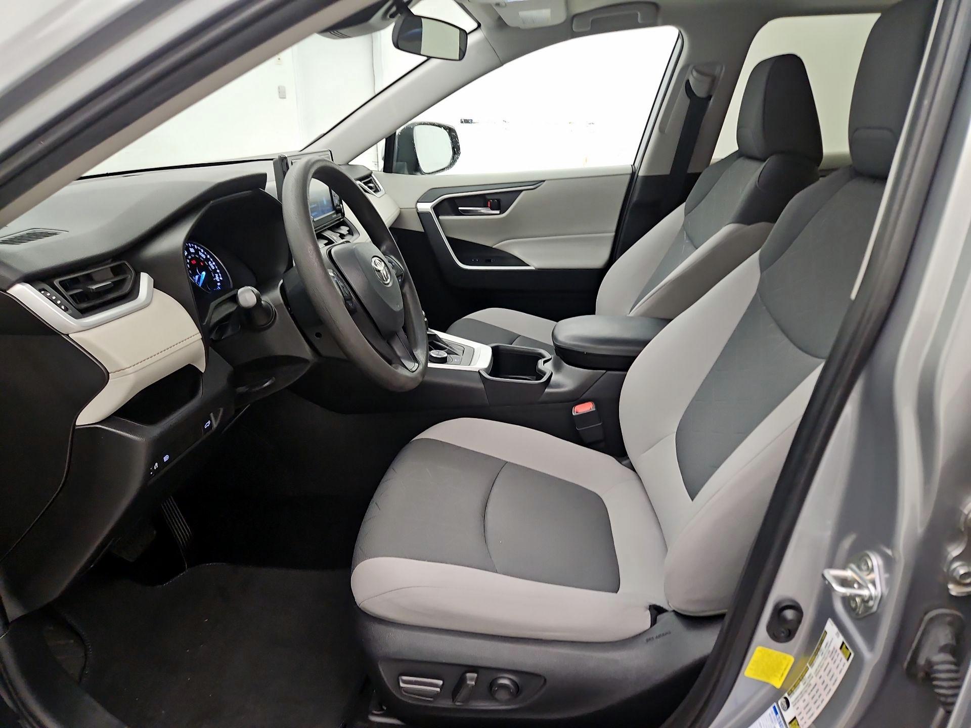 Thumbnail: 2022 Toyota RAV4 - 11