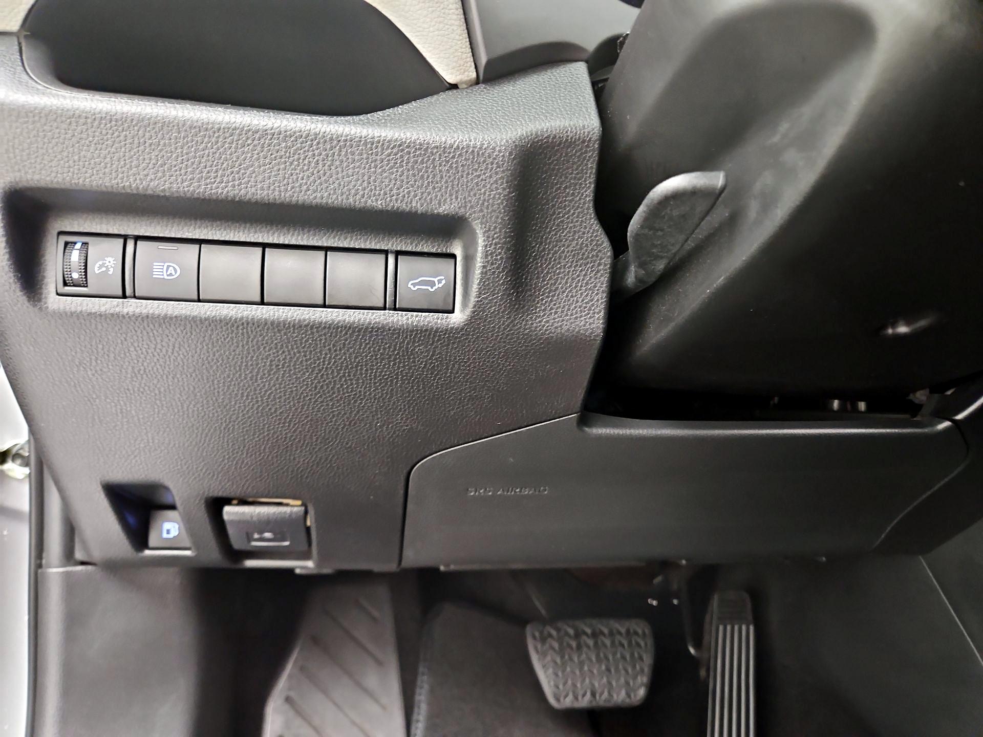 Thumbnail: 2022 Toyota RAV4 - 13