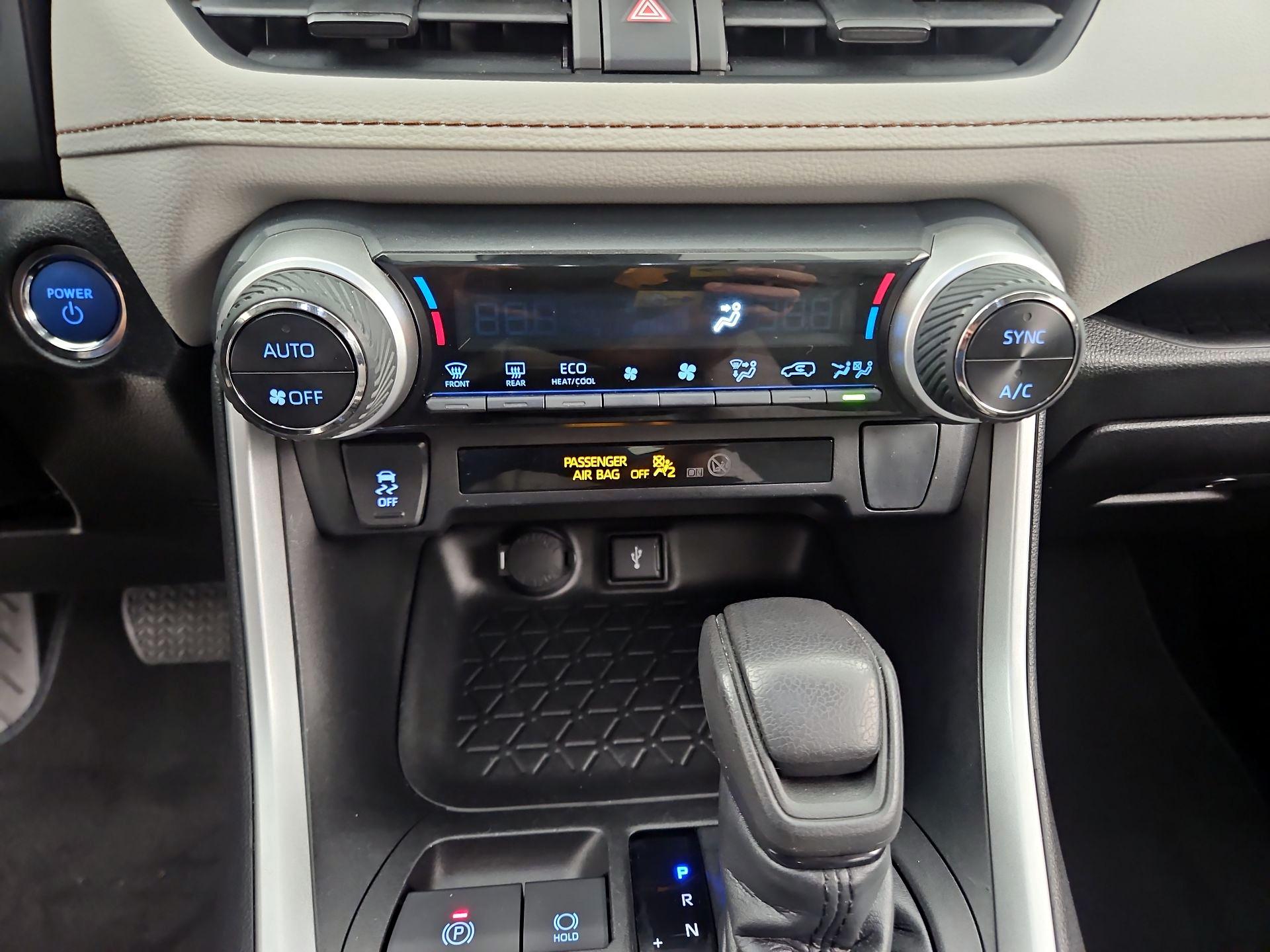 Thumbnail: 2022 Toyota RAV4 - 16