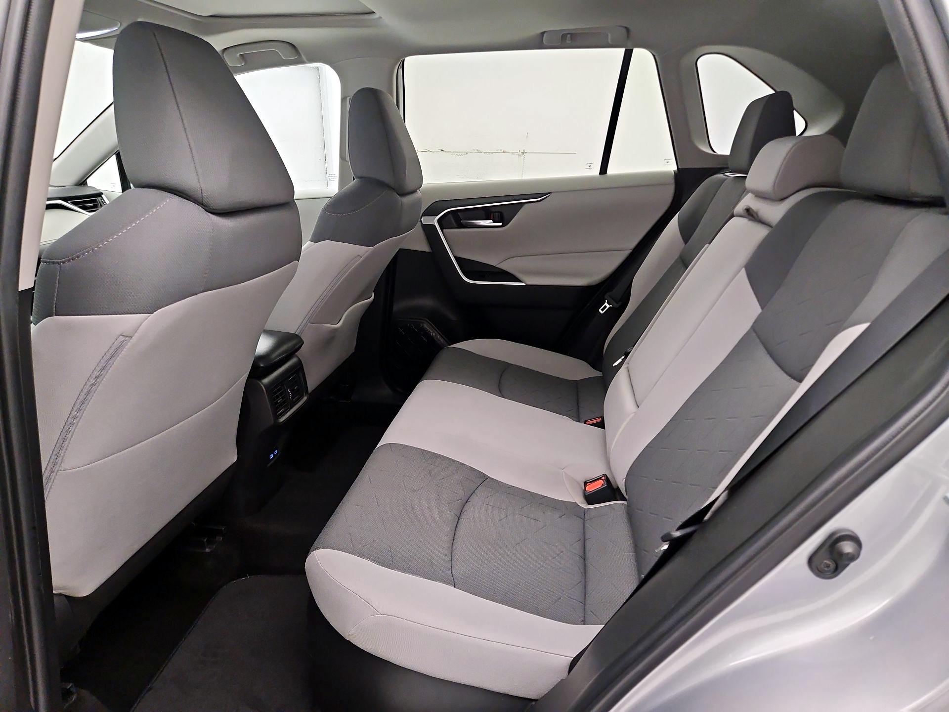 Thumbnail: 2022 Toyota RAV4 - 19