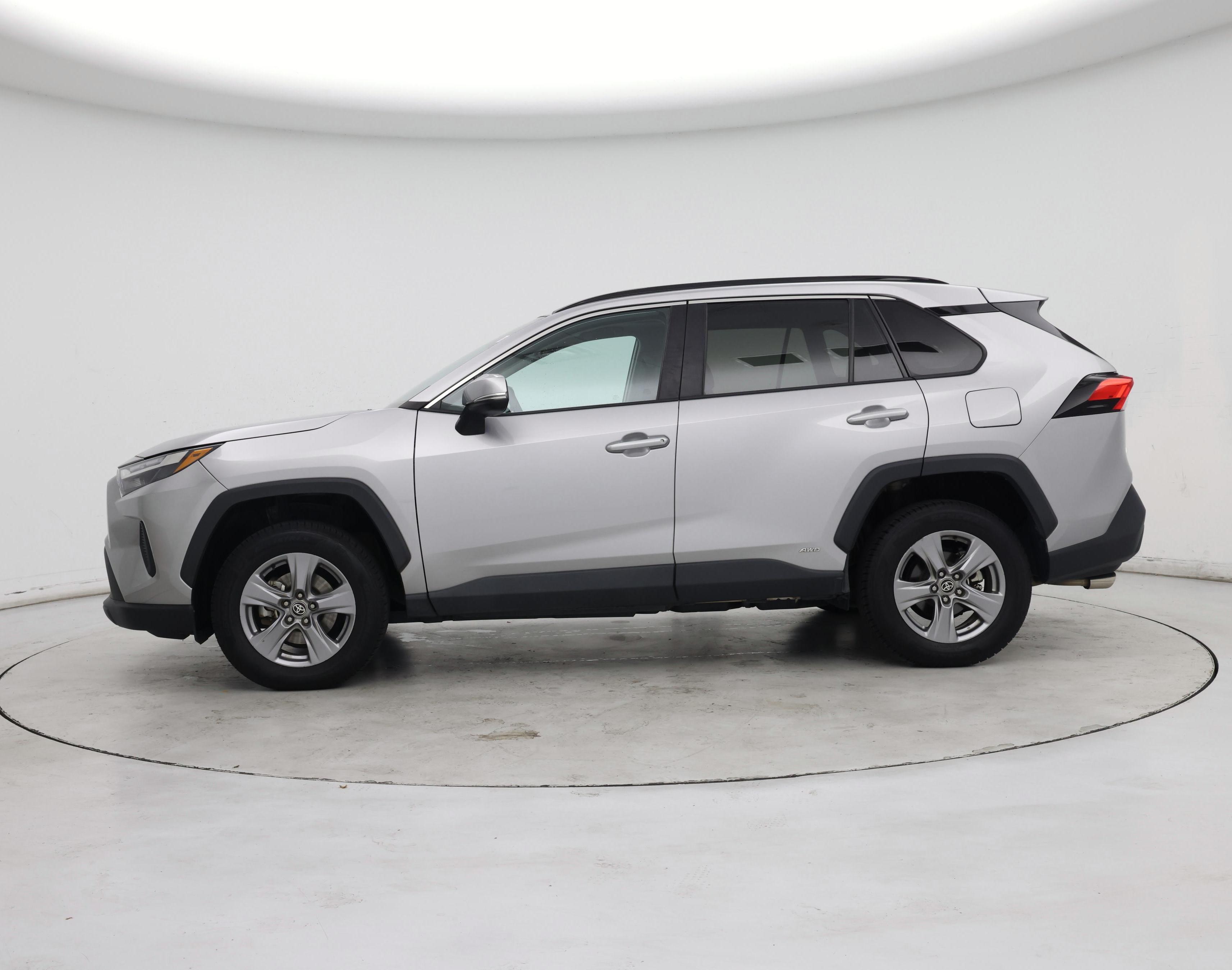 Thumbnail: 2022 Toyota RAV4 - 3