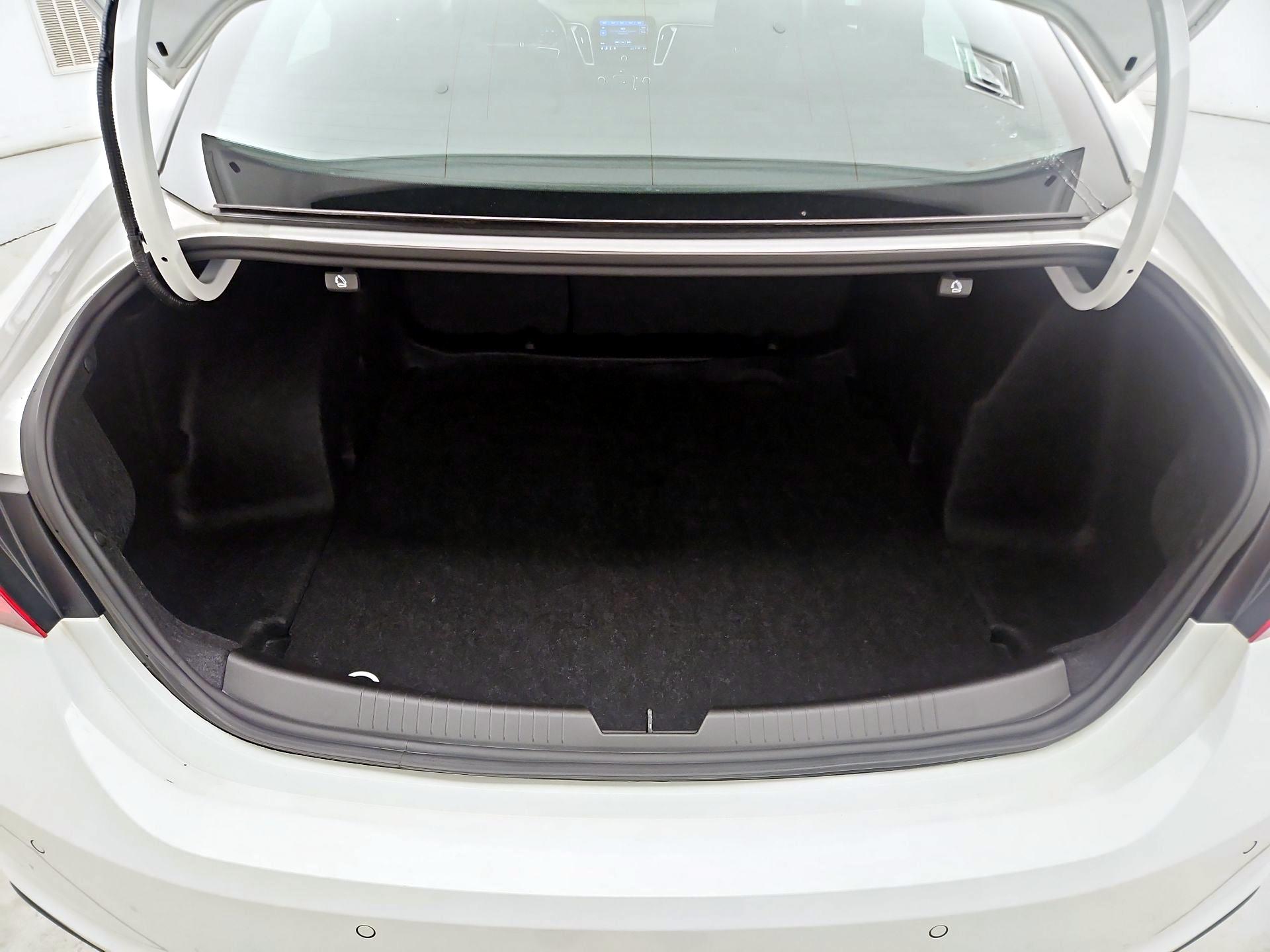 Thumbnail: 2023 Chevrolet Malibu - 20
