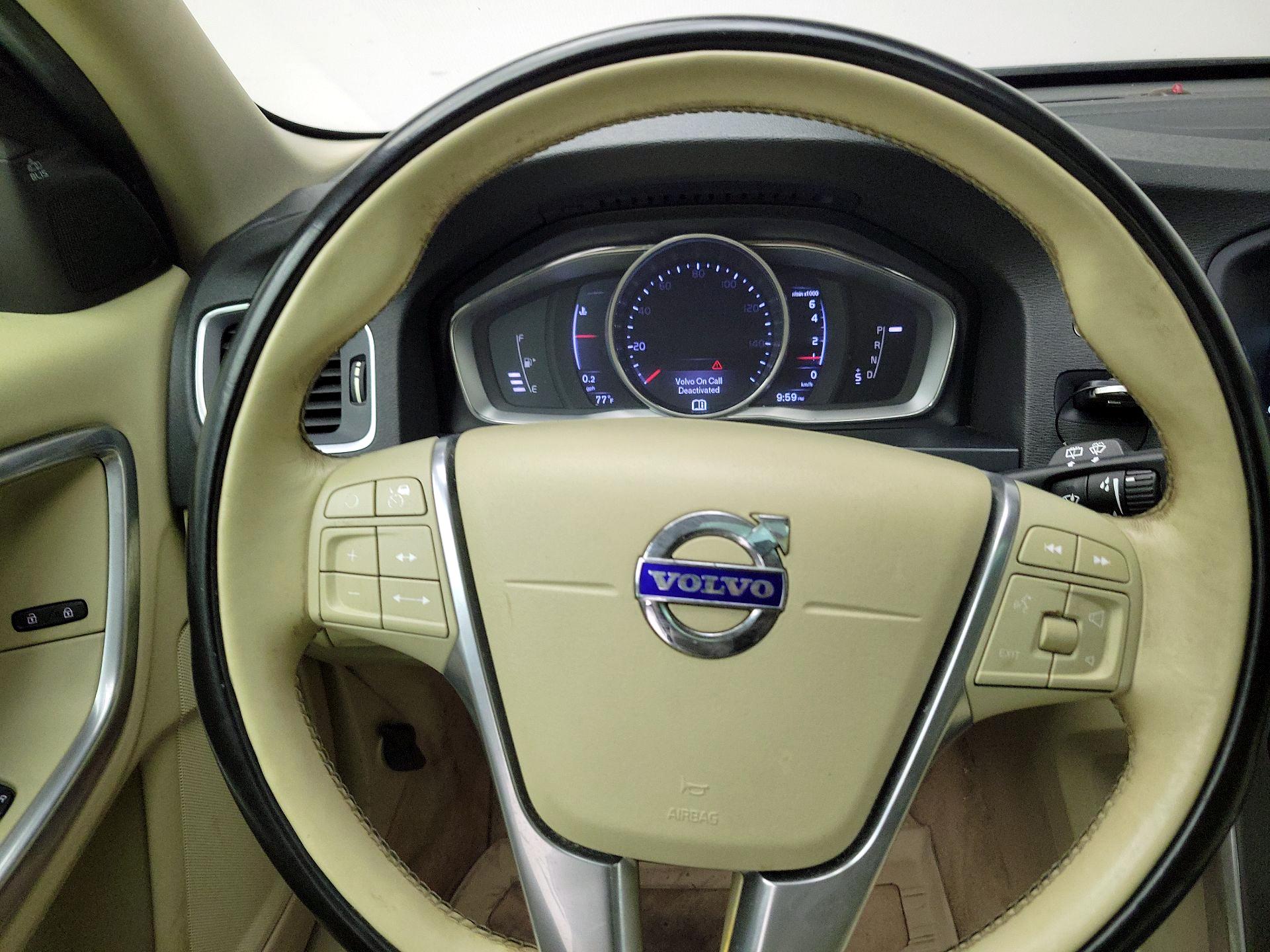 Thumbnail: 2016 Volvo V60 - 10