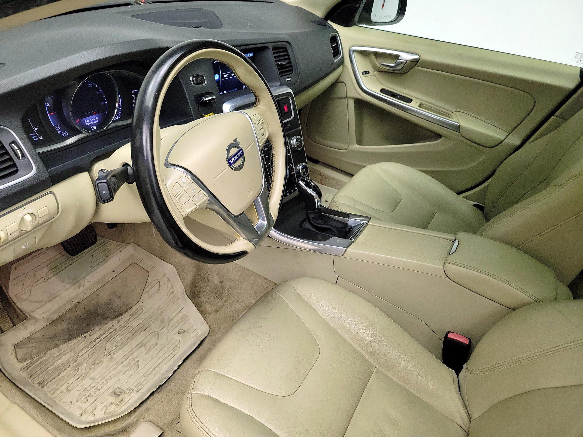 Thumbnail: 2016 Volvo V60 - 11