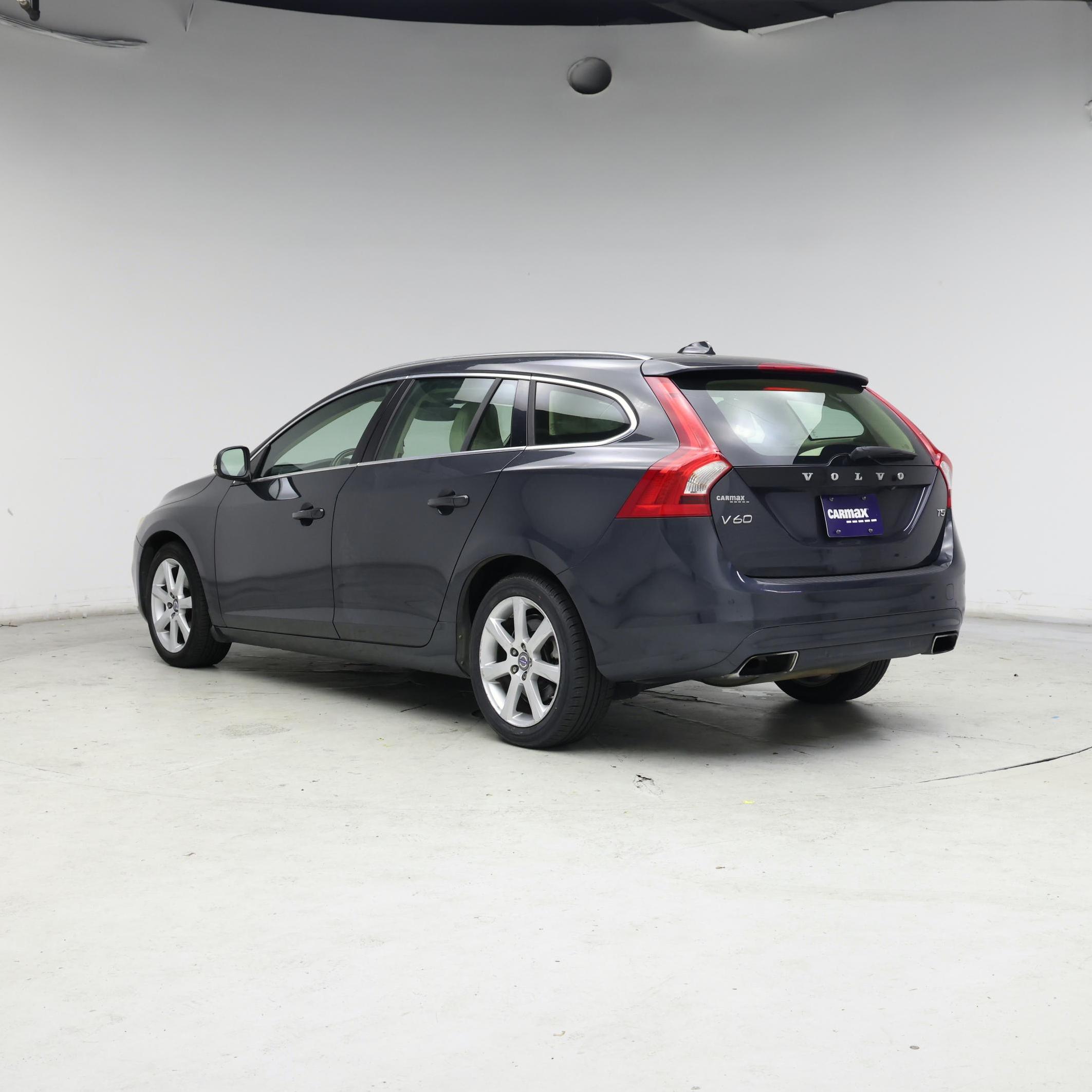 Thumbnail: 2016 Volvo V60 - 2