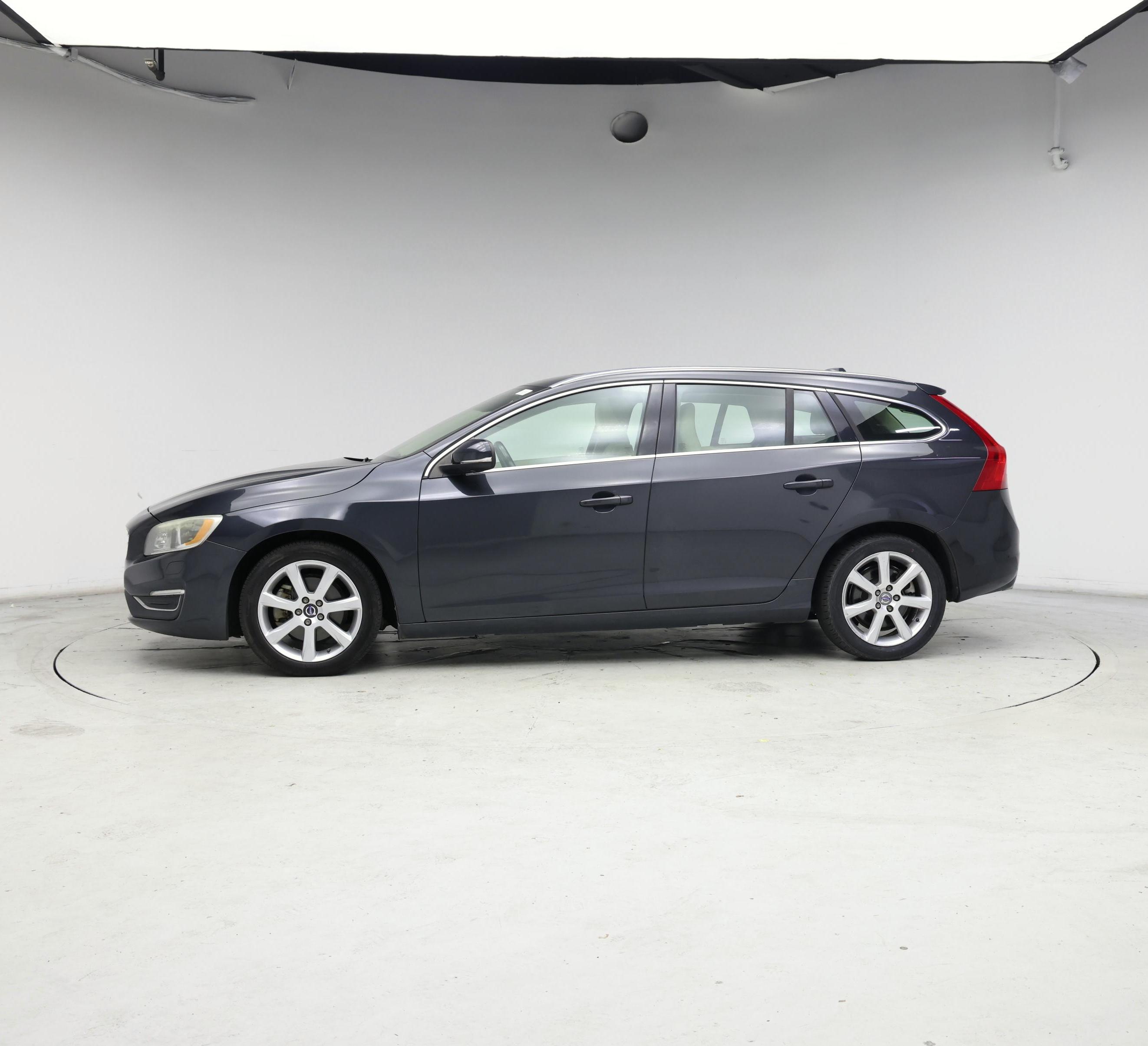 Thumbnail: 2016 Volvo V60 - 3