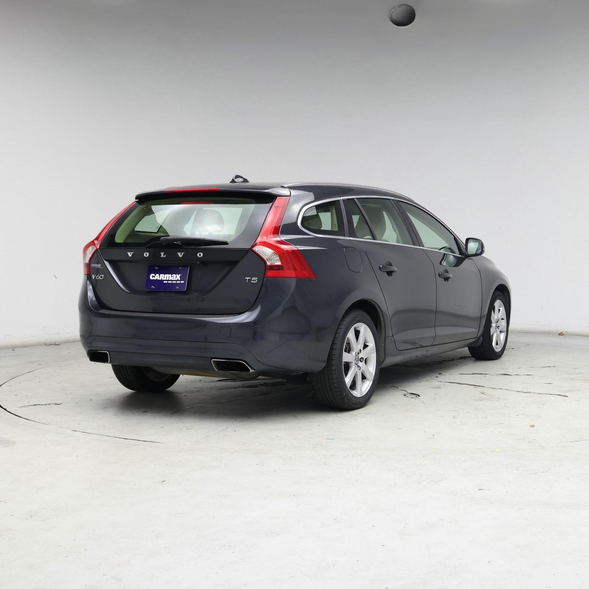 Thumbnail: 2016 Volvo V60 - 8