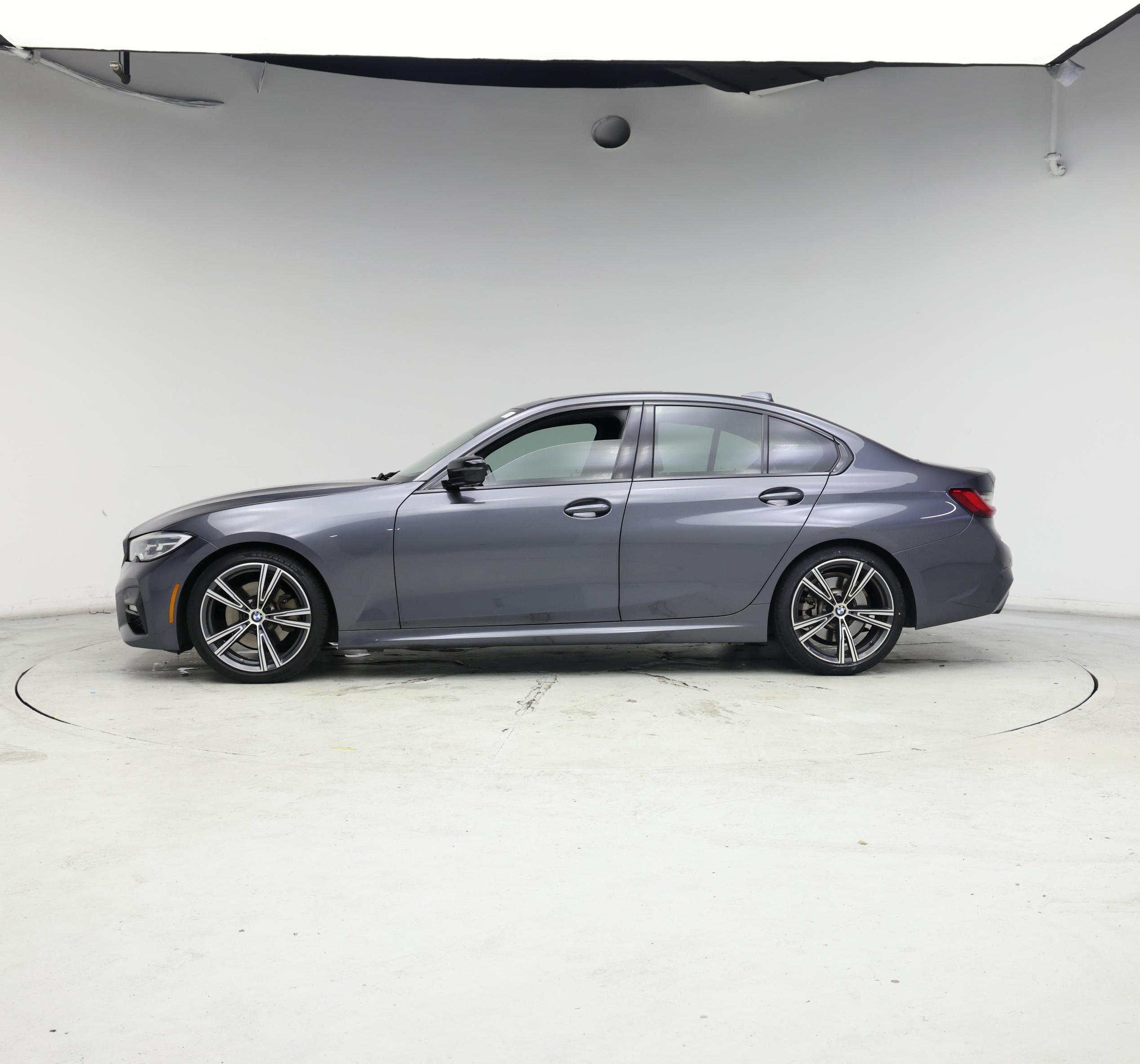 Thumbnail: 2021 BMW 3 Series - 3