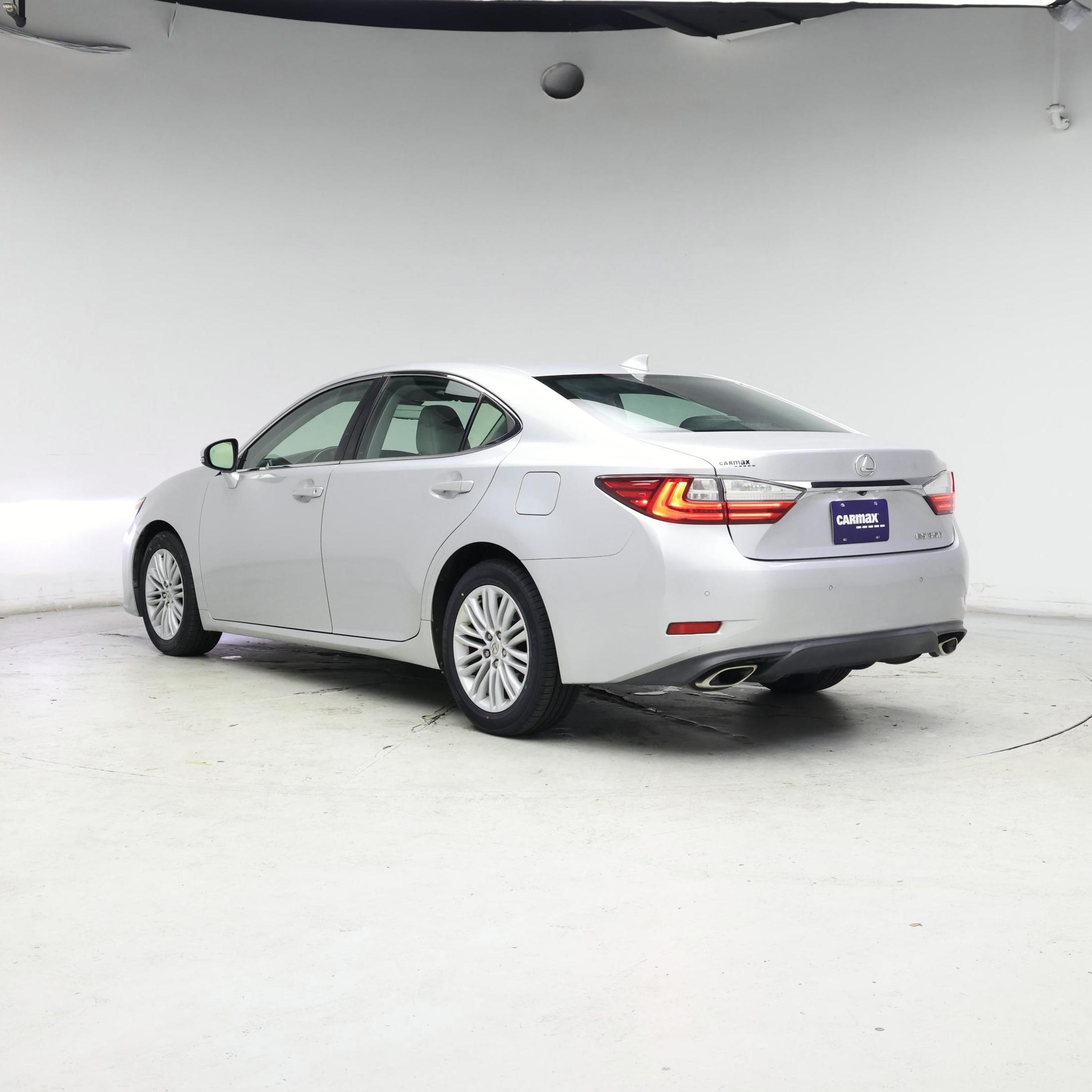 Thumbnail: 2017 Lexus ES - 2