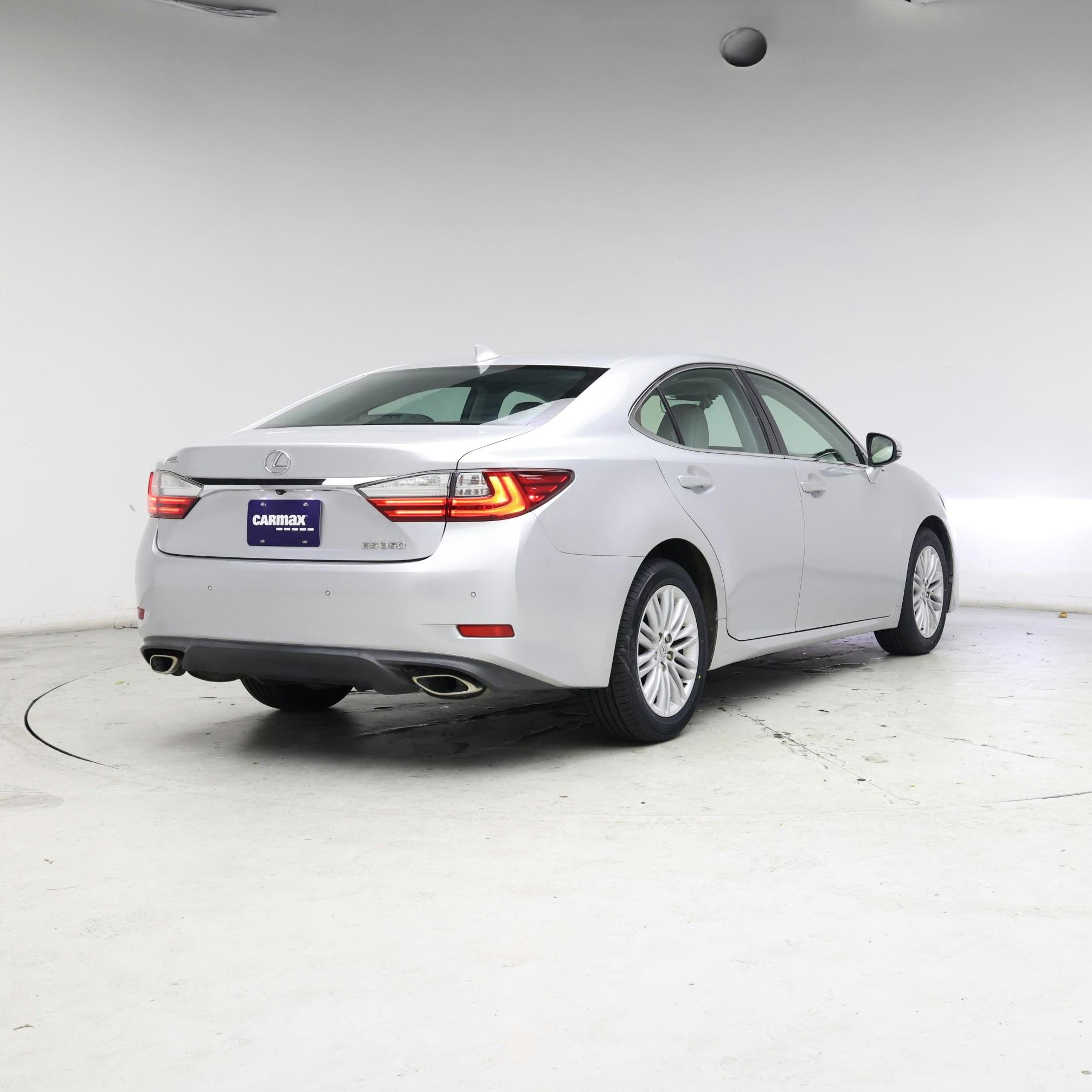 Thumbnail: 2017 Lexus ES - 8