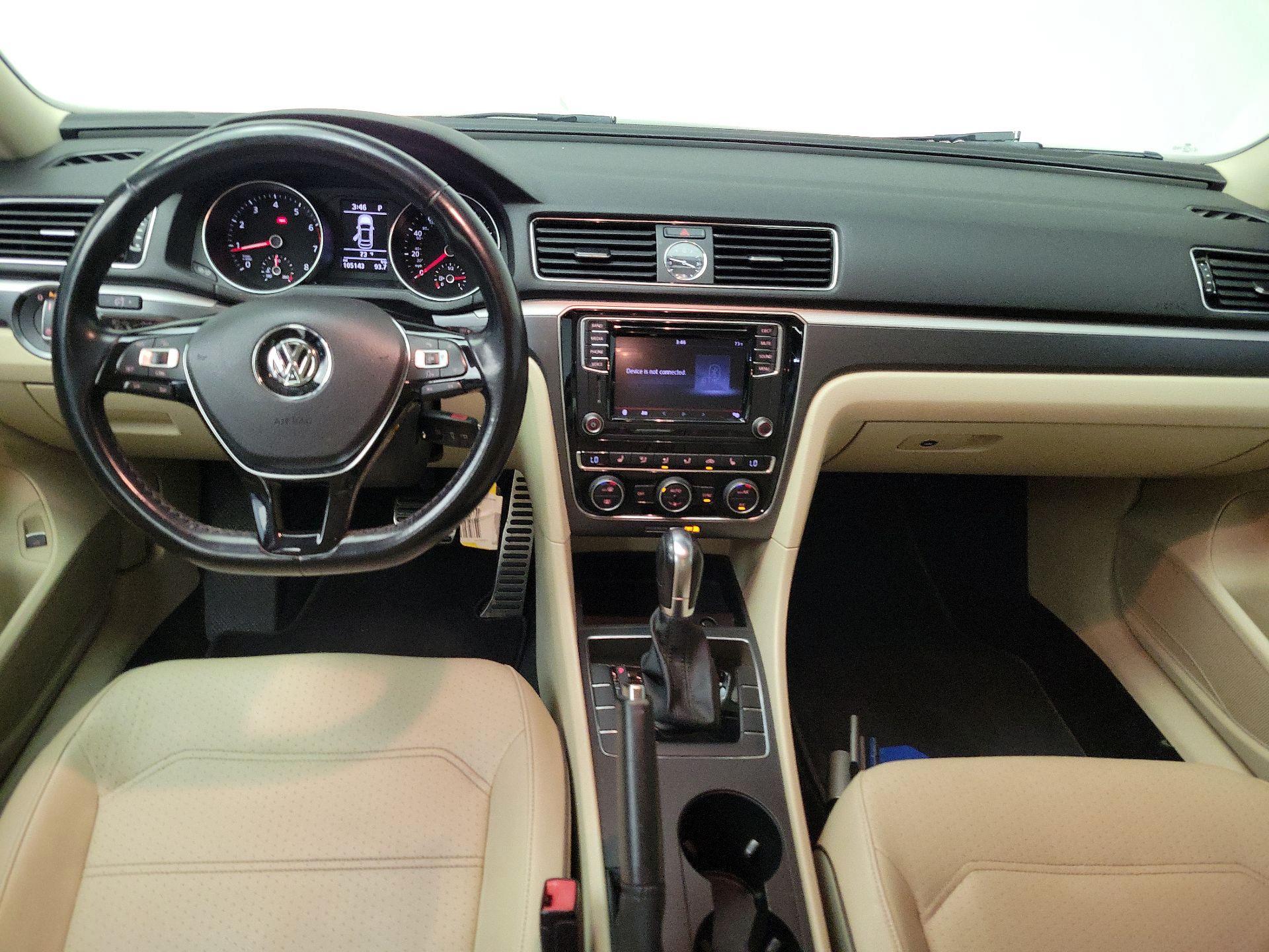 Thumbnail: 2017 Volkswagen Passat - 9