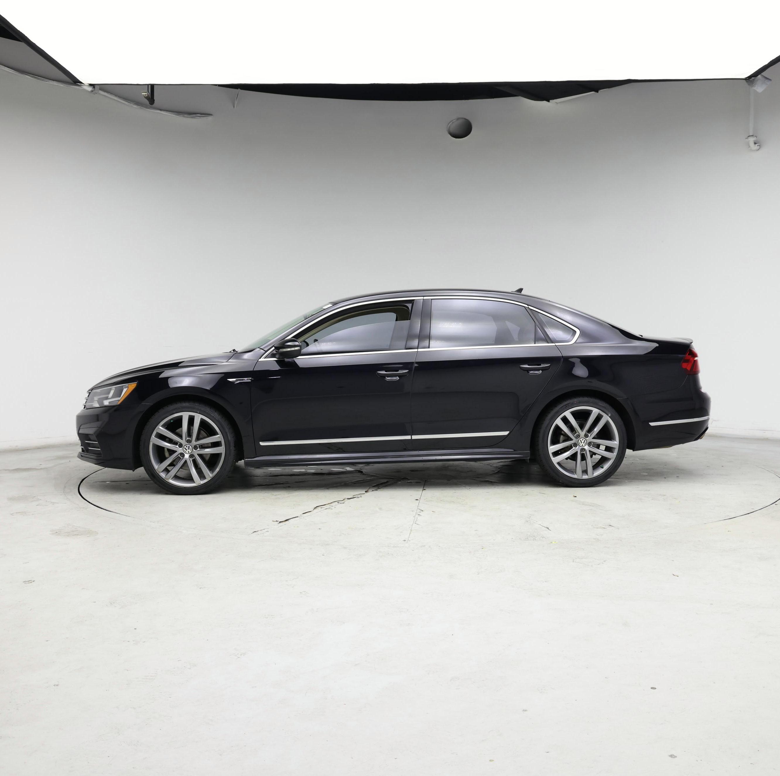 Thumbnail: 2017 Volkswagen Passat - 3