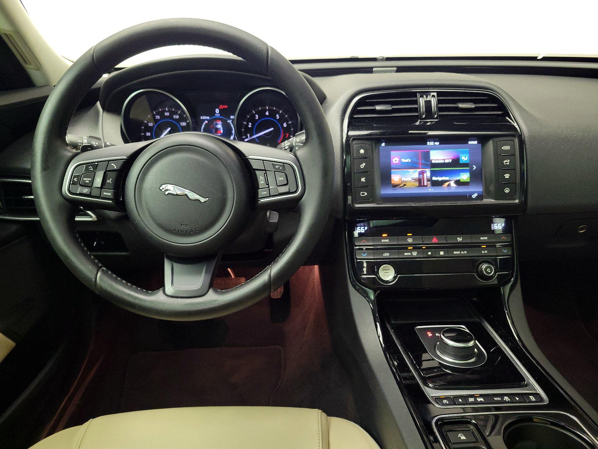 Thumbnail: 2017 Jaguar XE - 10