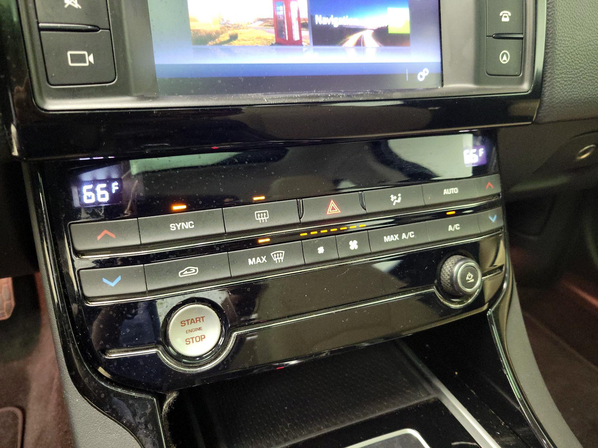 Thumbnail: 2017 Jaguar XE - 16