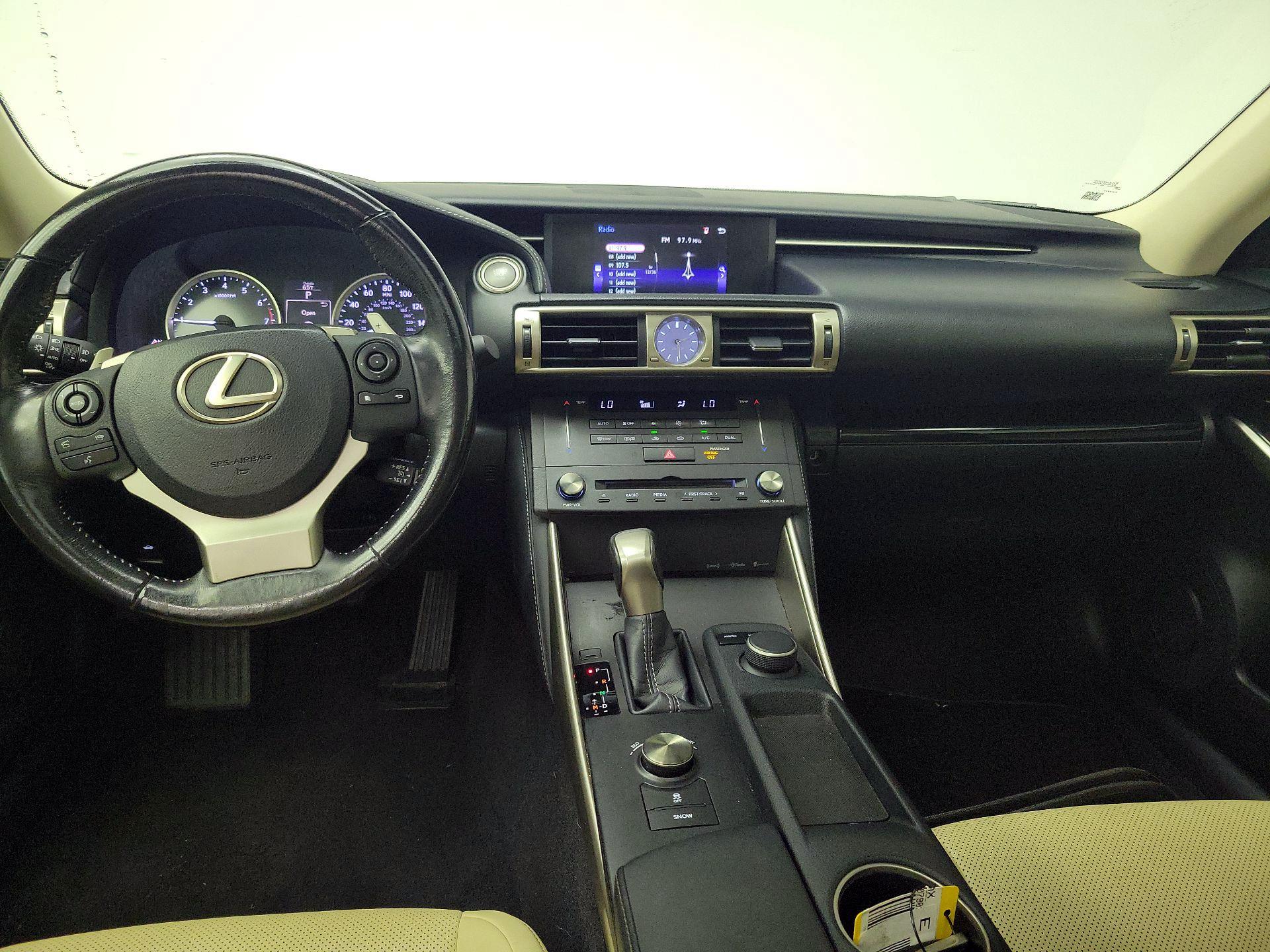 Thumbnail: 2015 Lexus IS - 9