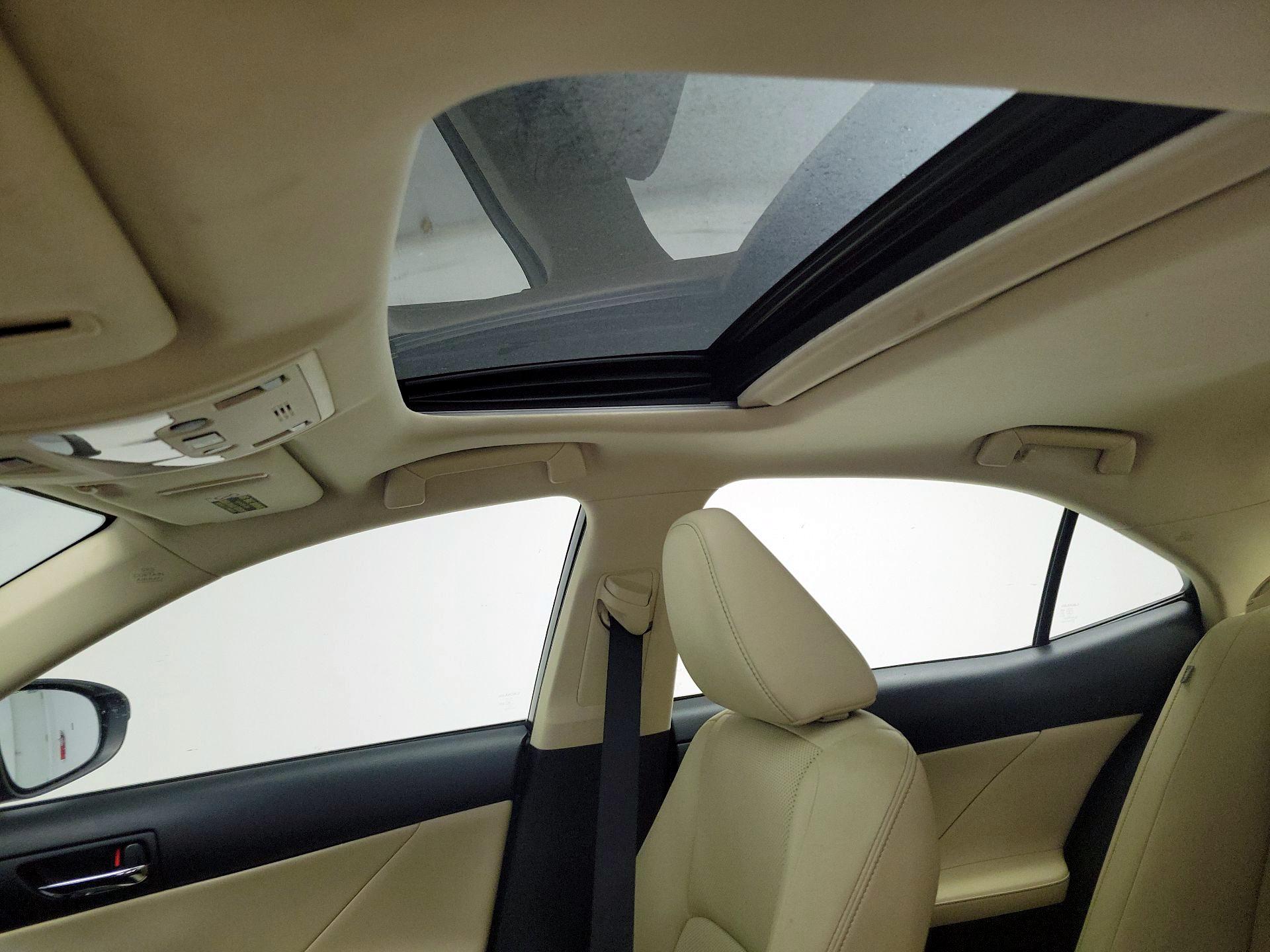 Thumbnail: 2015 Lexus IS - 18