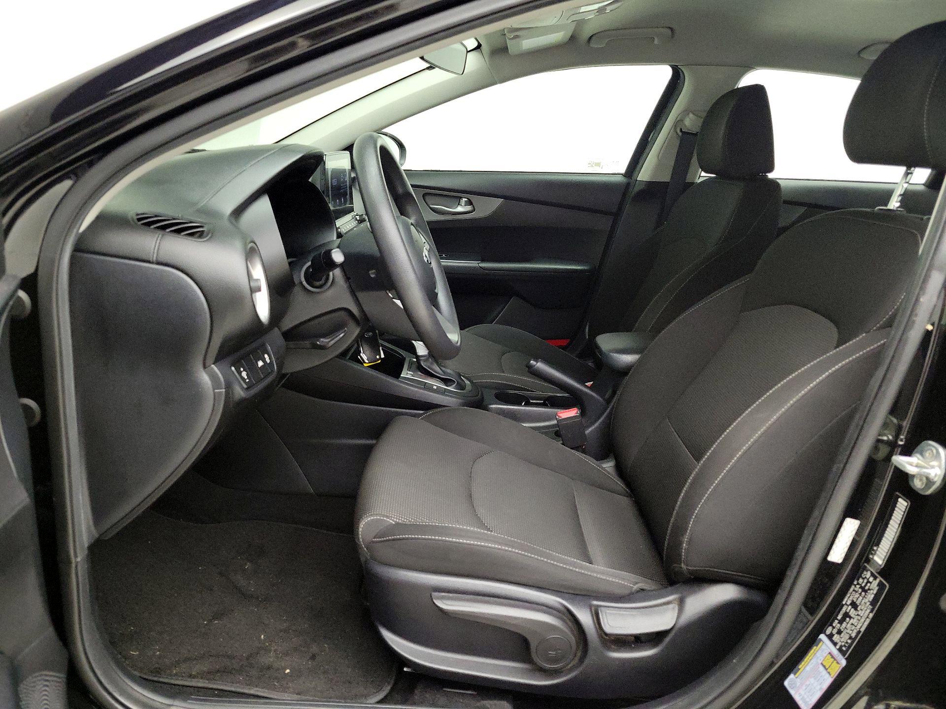 Thumbnail: 2019 Kia Forte - 11