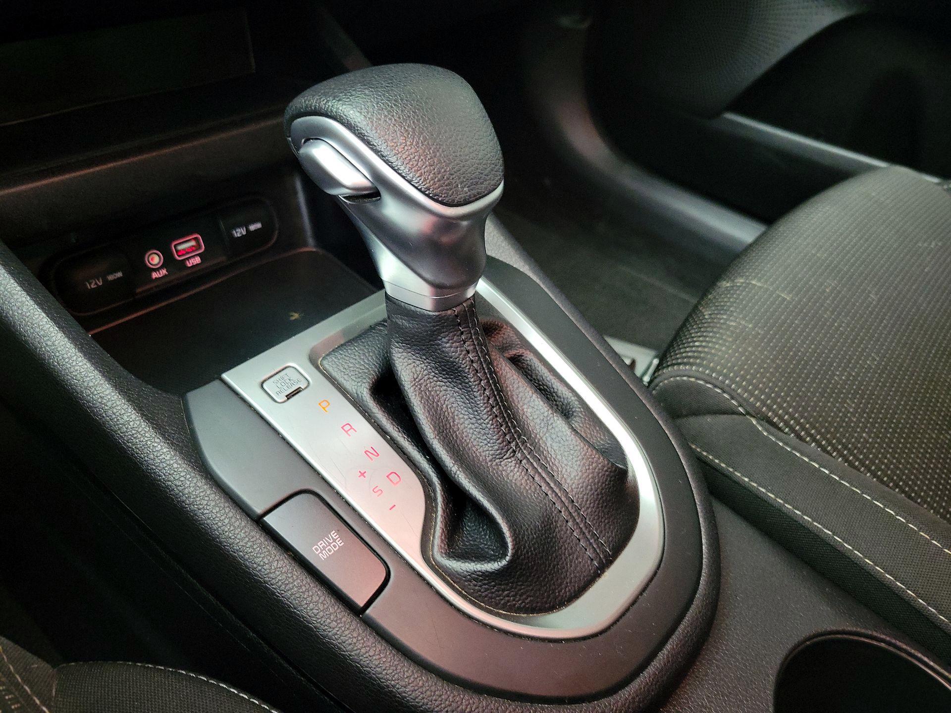 Thumbnail: 2019 Kia Forte - 17