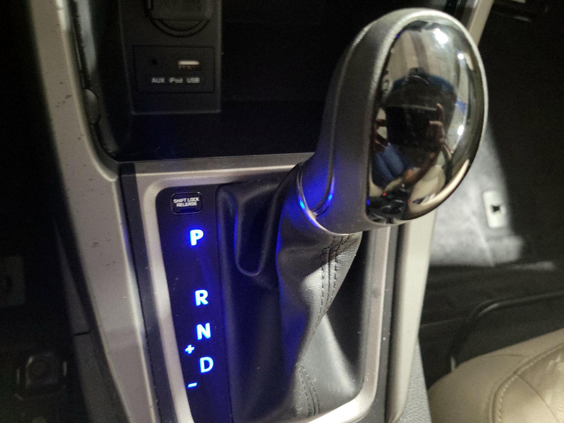 Thumbnail: 2015 Hyundai Elantra - 17