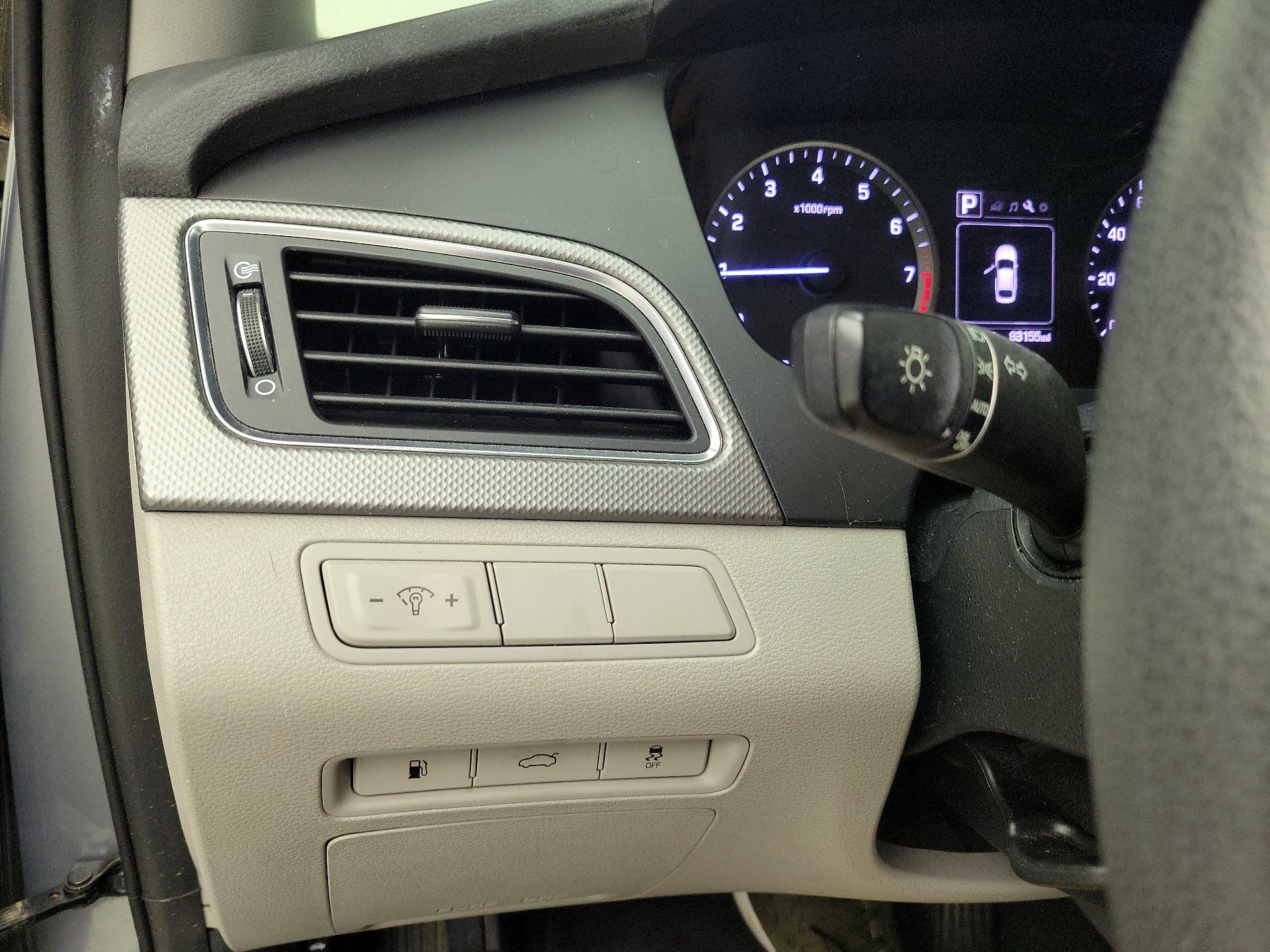 Thumbnail: 2016 Hyundai Sonata - 13