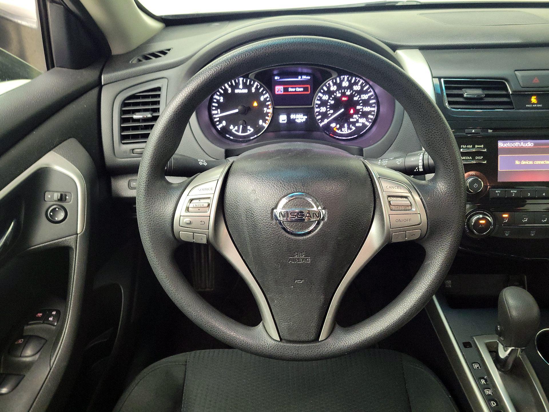 Thumbnail: 2015 Nissan Altima - 10