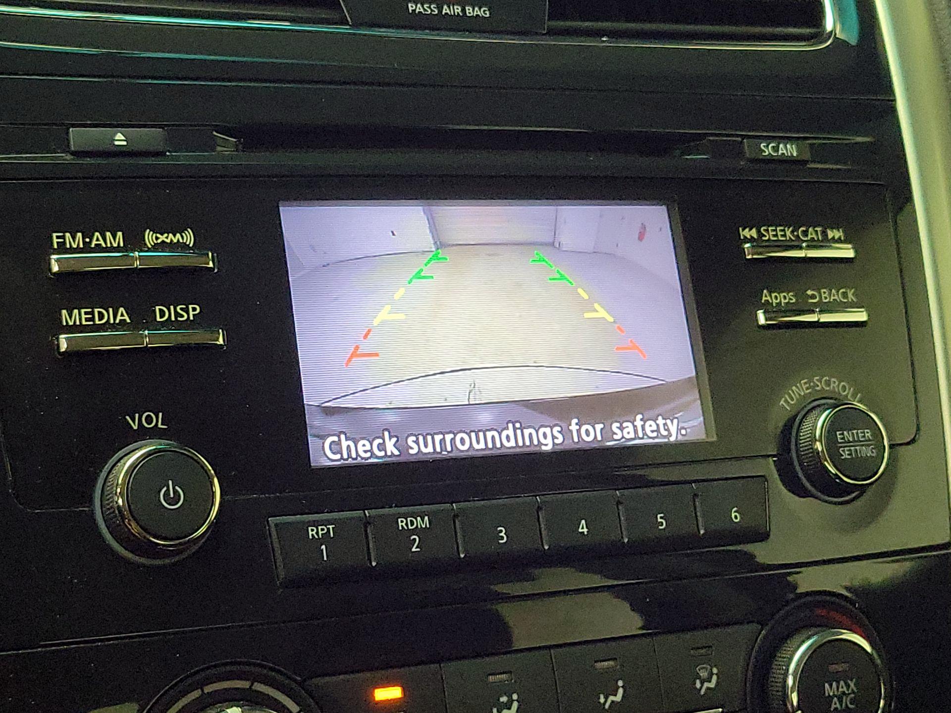 Thumbnail: 2015 Nissan Altima - 14