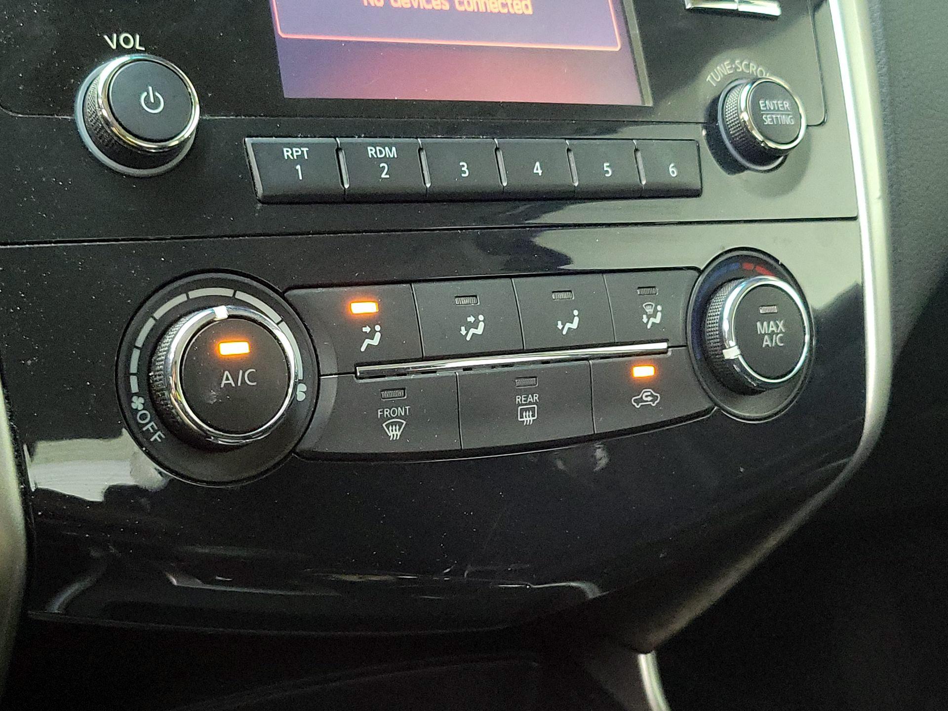 Thumbnail: 2015 Nissan Altima - 16