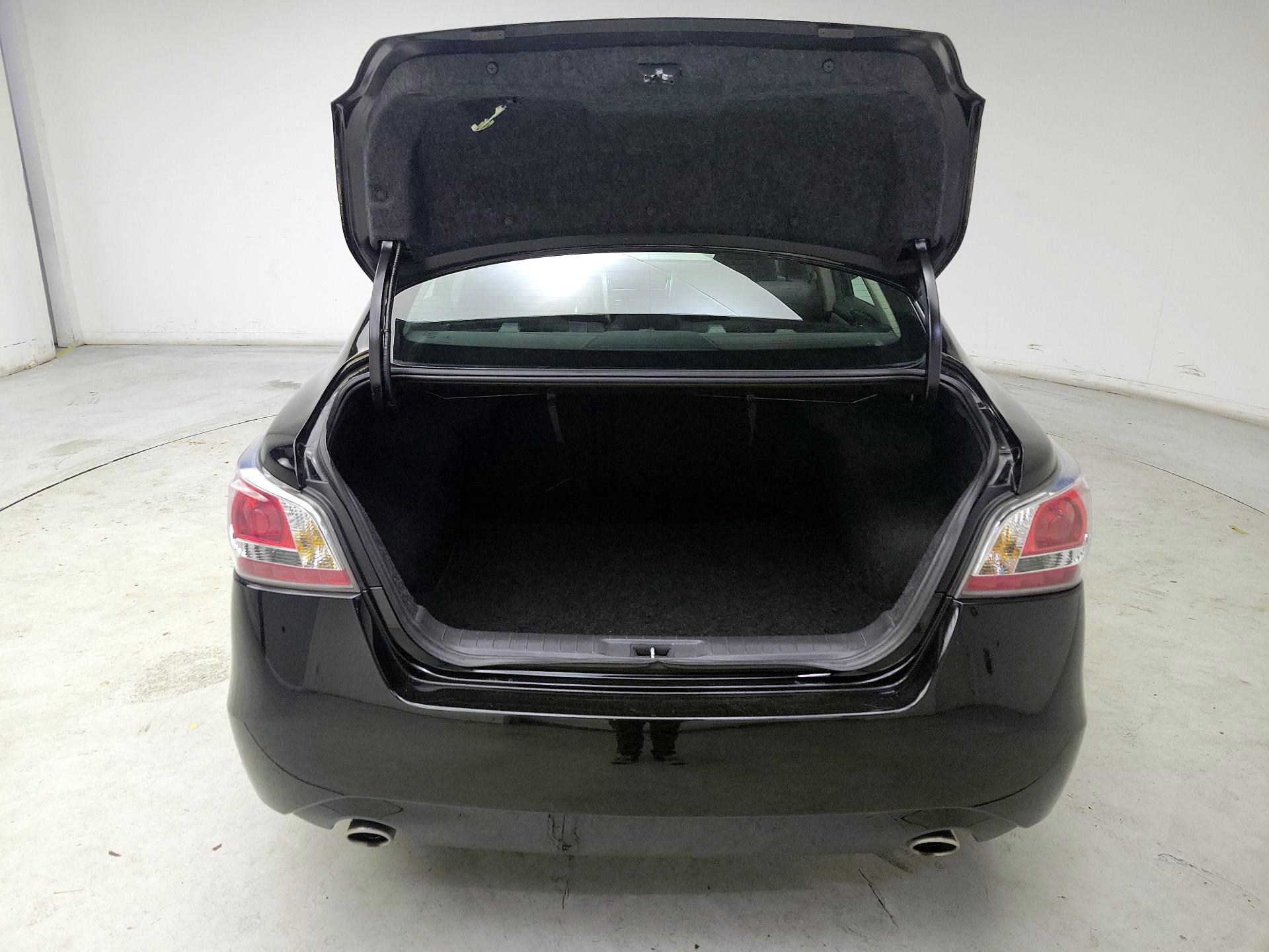 Thumbnail: 2015 Nissan Altima - 20