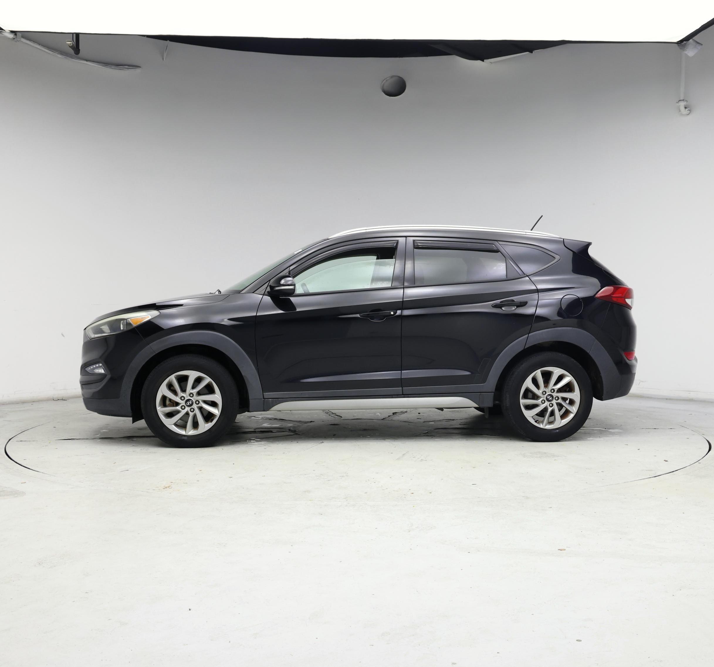 Thumbnail: 2017 Hyundai Tucson - 3