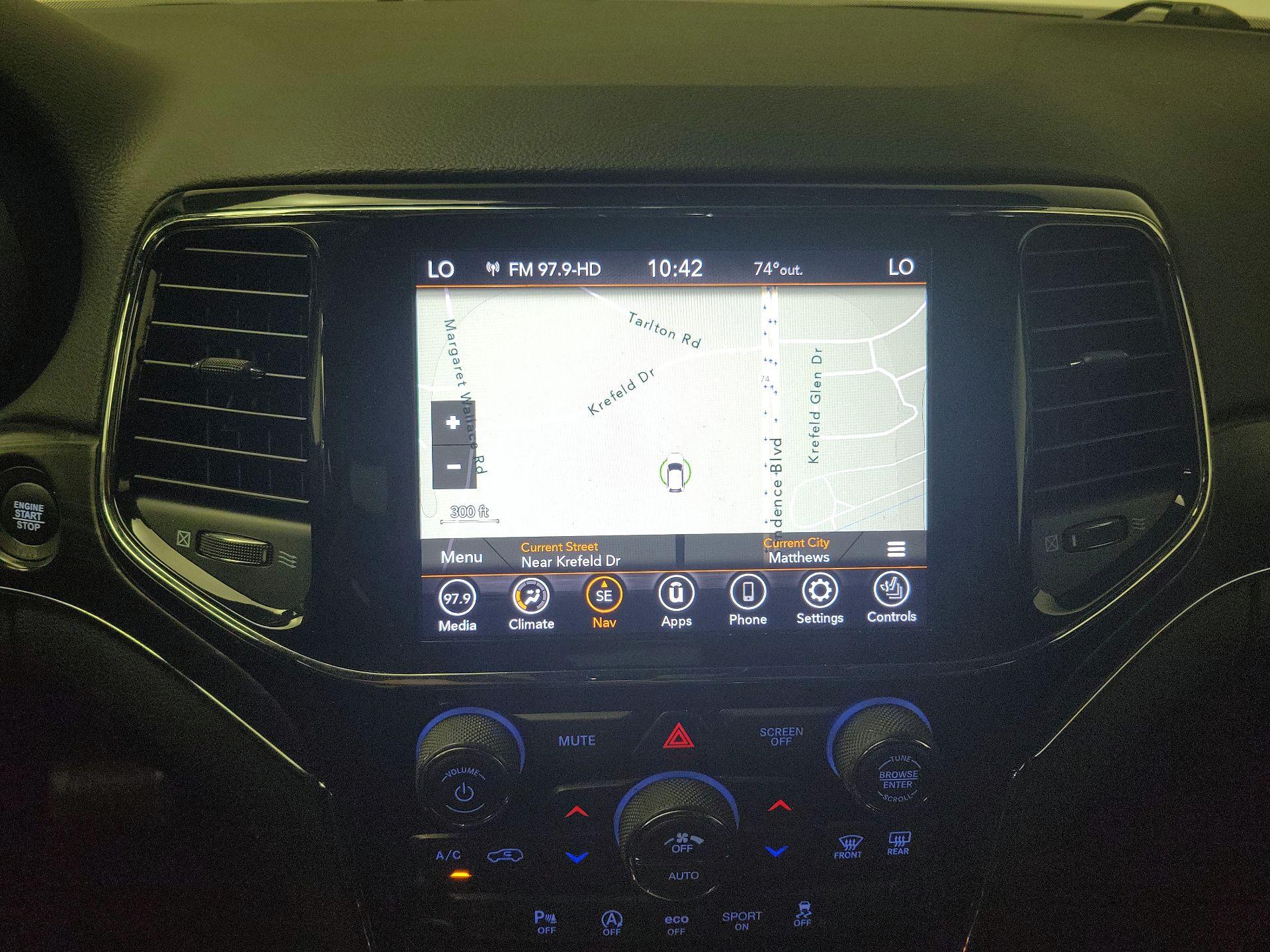 Thumbnail: 2020 Jeep Grand Cherokee - 14