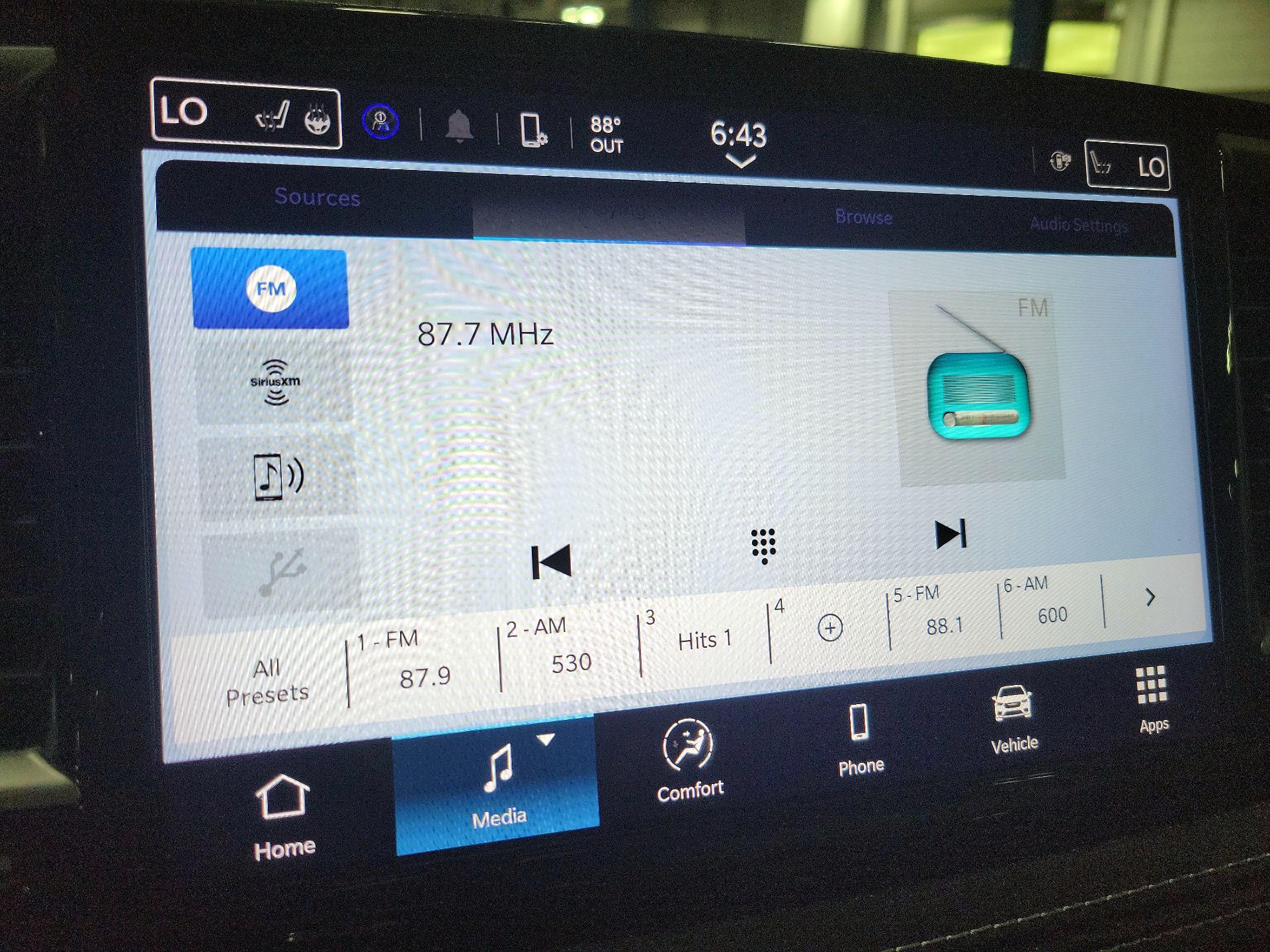 Thumbnail: 2023 Chrysler Pacifica - 15