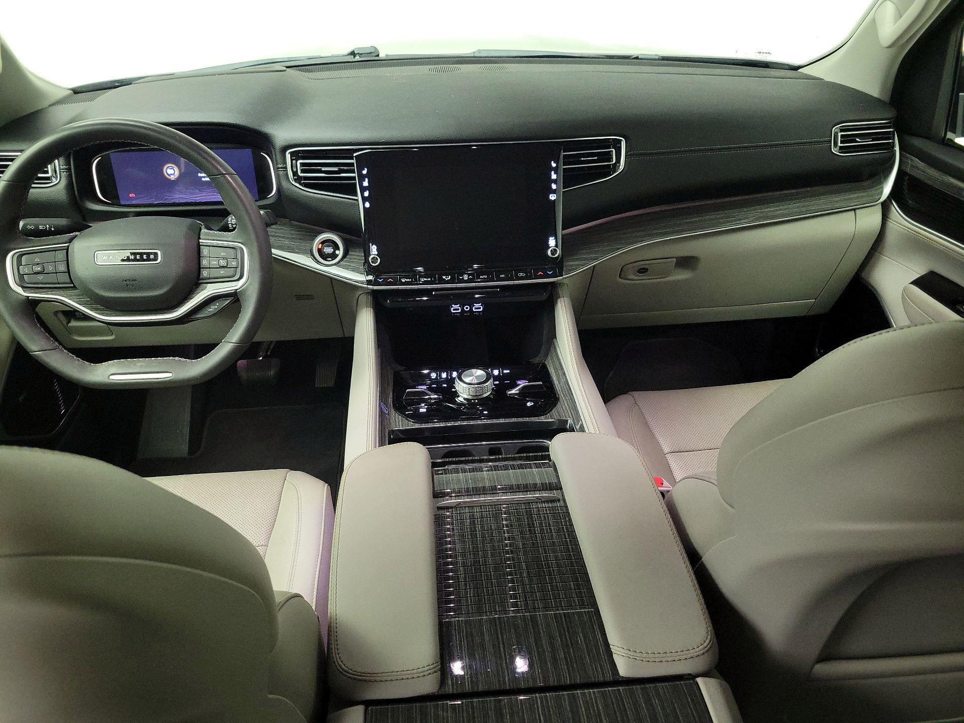 Thumbnail: 2022 Jeep Wagoneer - 9