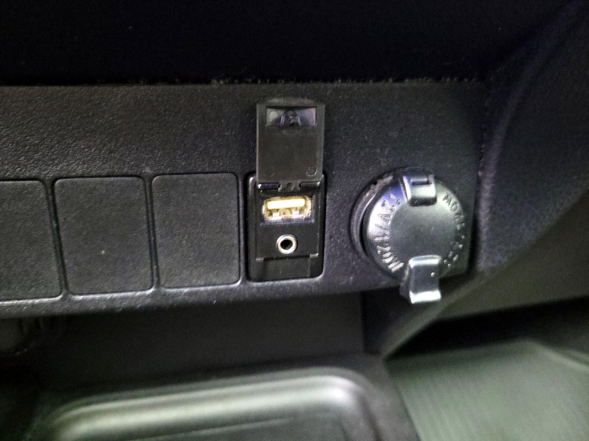 Thumbnail: 2017 Toyota RAV4 - 18