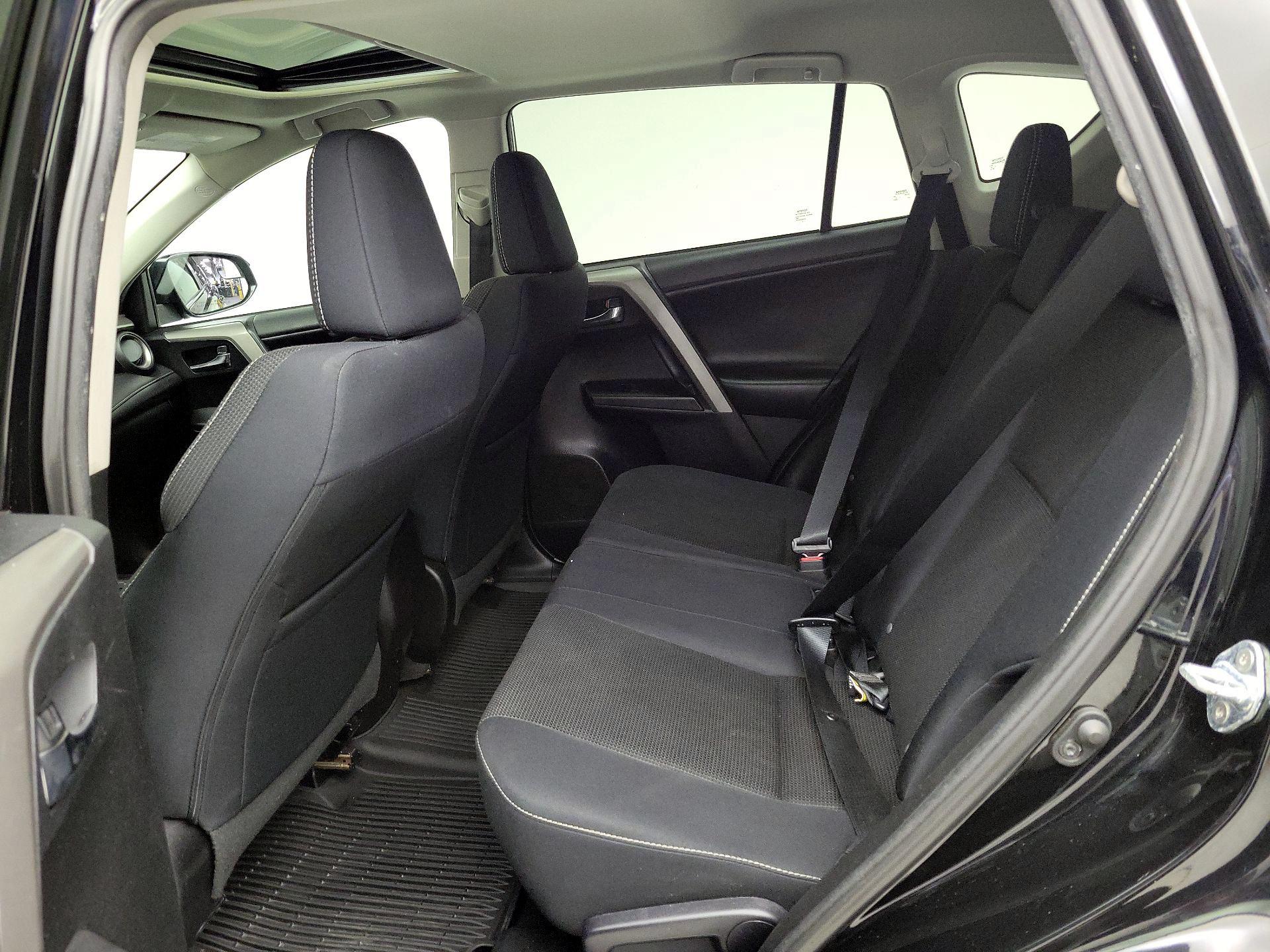 Thumbnail: 2017 Toyota RAV4 - 20