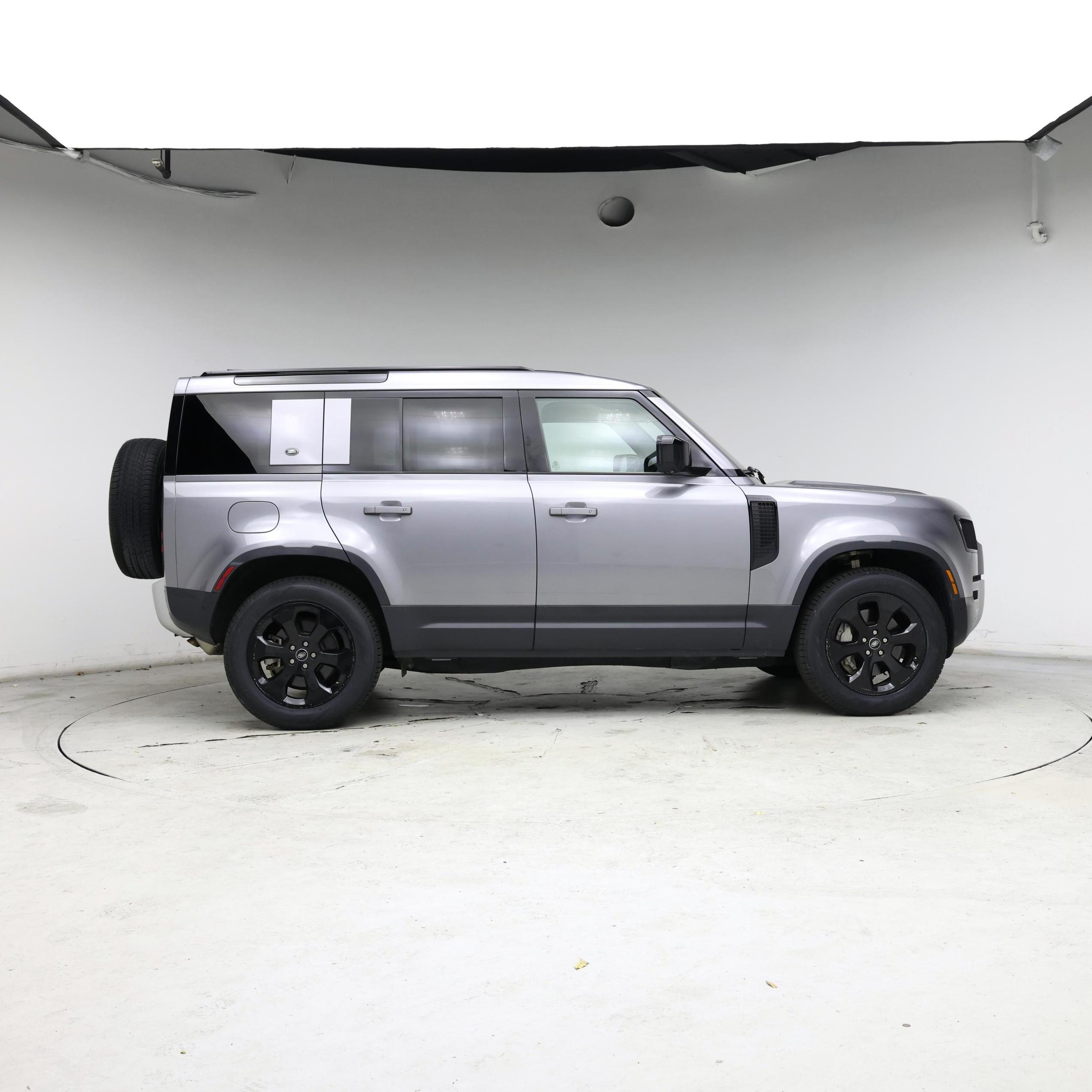 Thumbnail: 2021 Land Rover Defender - 7