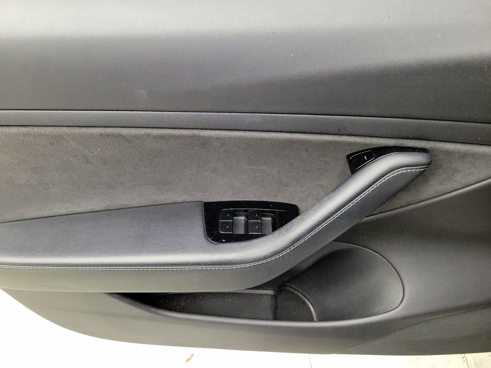 Thumbnail: 2019 Tesla Model 3 - 12