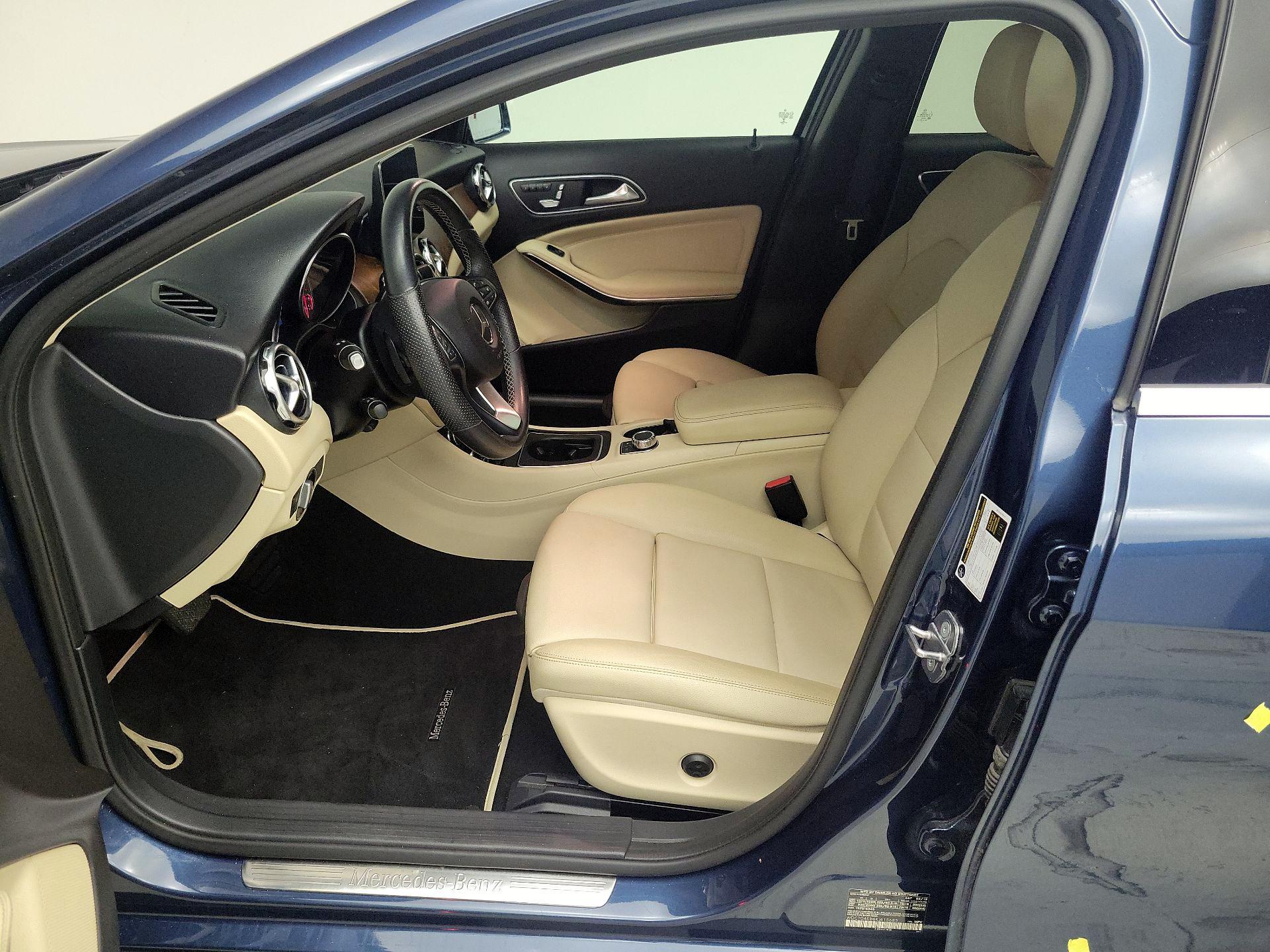Thumbnail: 2019 Mercedes-Benz GLA - 11