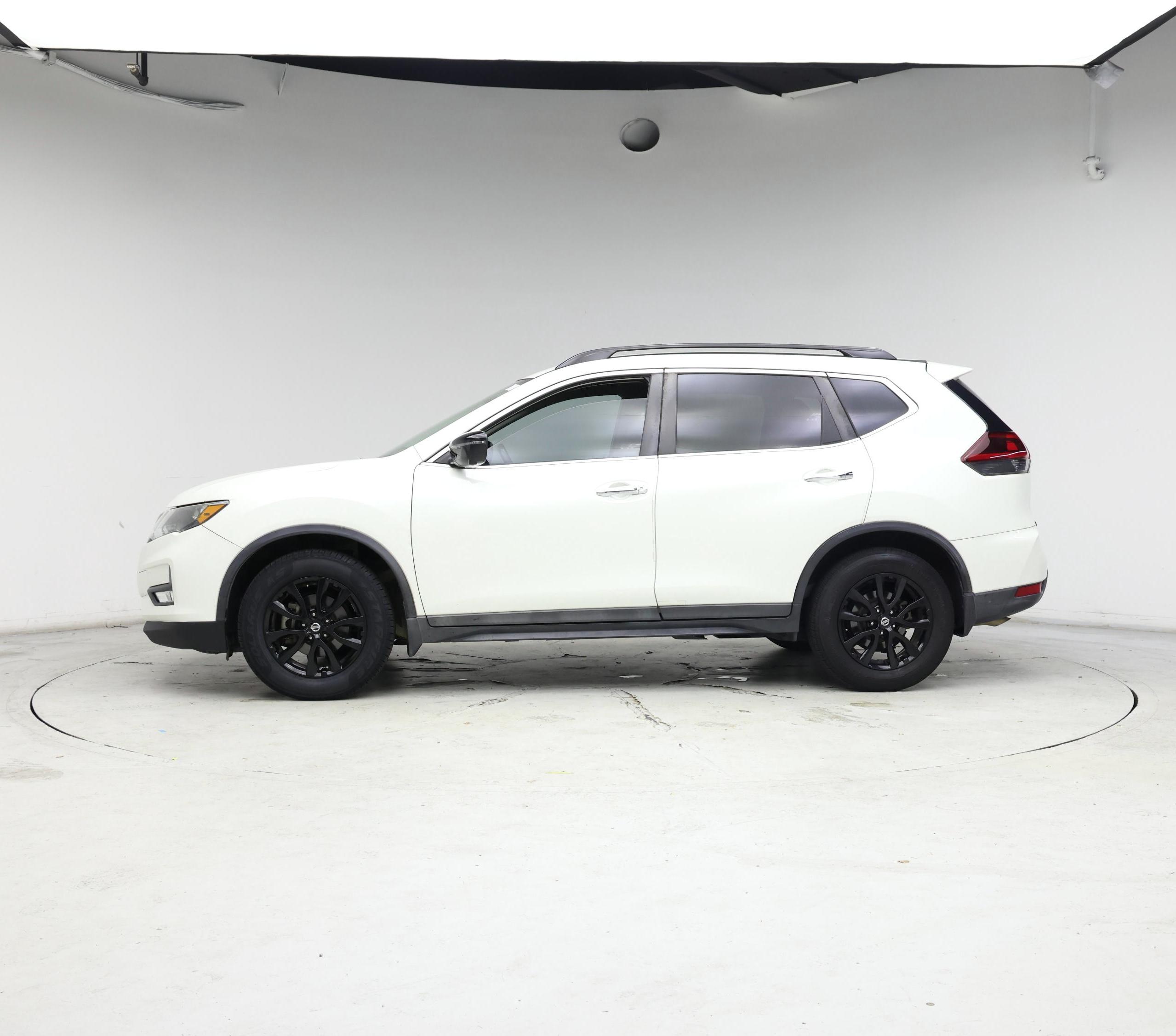 Thumbnail: 2018 Nissan Rogue - 3