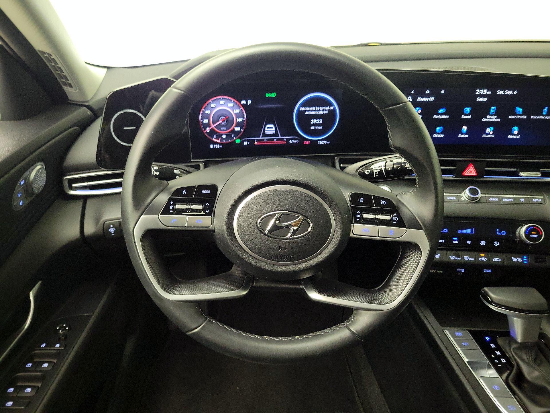 Thumbnail: 2023 Hyundai Elantra - 10