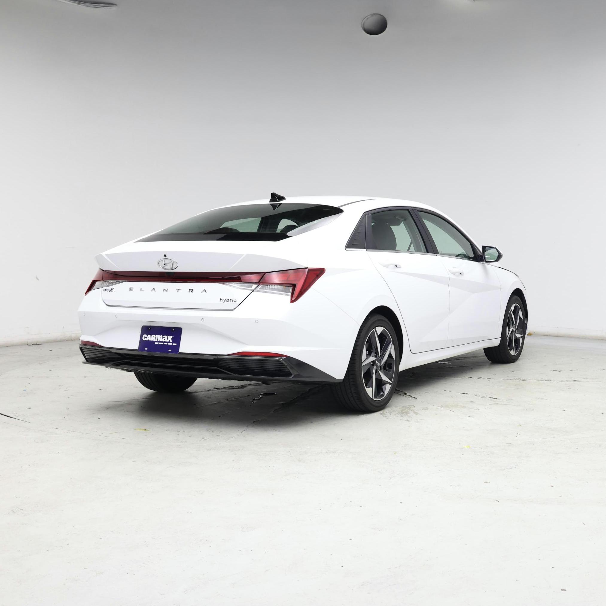 Thumbnail: 2023 Hyundai Elantra - 8