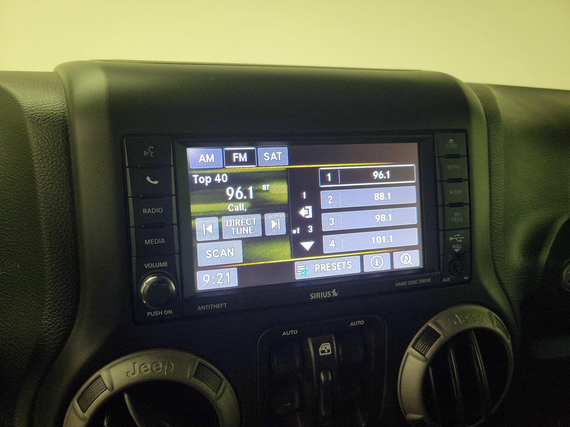 Thumbnail: 2017 Jeep Wrangler - 13