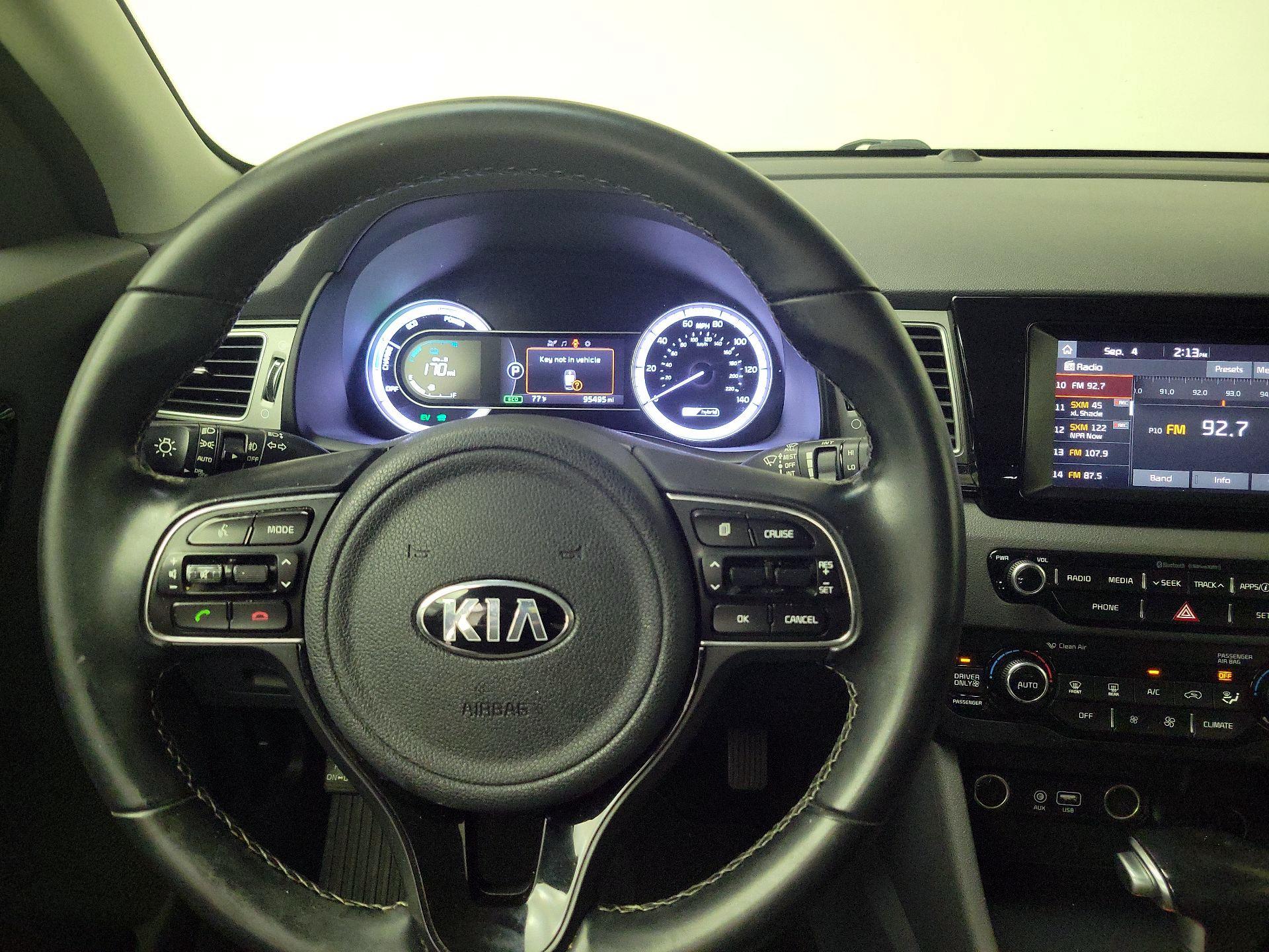Thumbnail: 2017 Kia Niro - 10