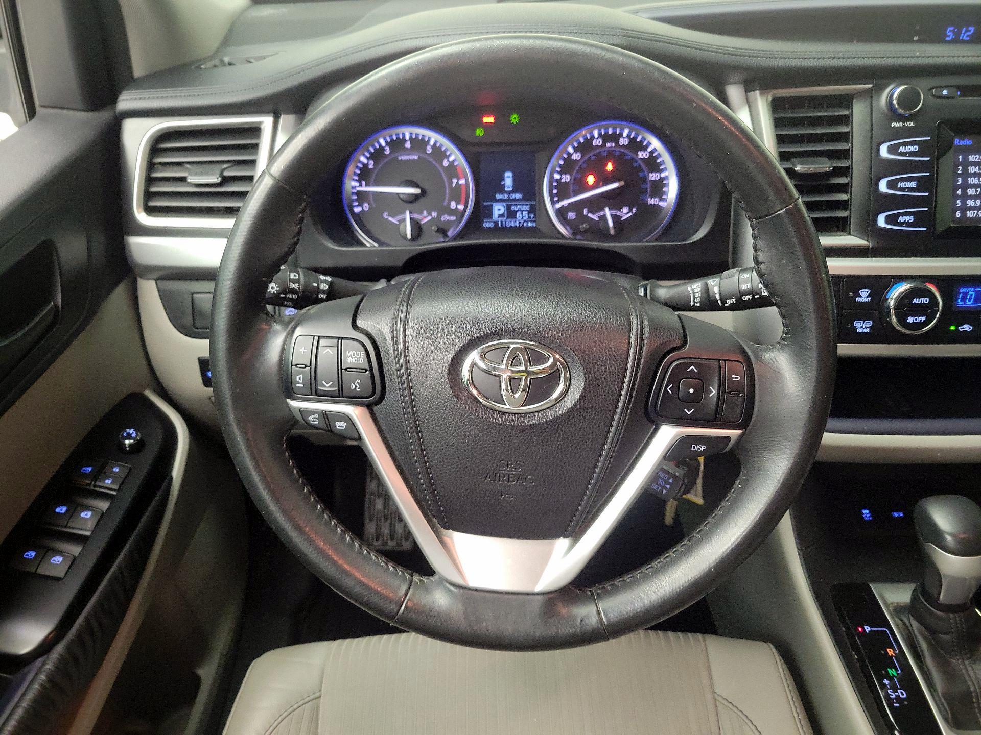 Thumbnail: 2015 Toyota Highlander - 10
