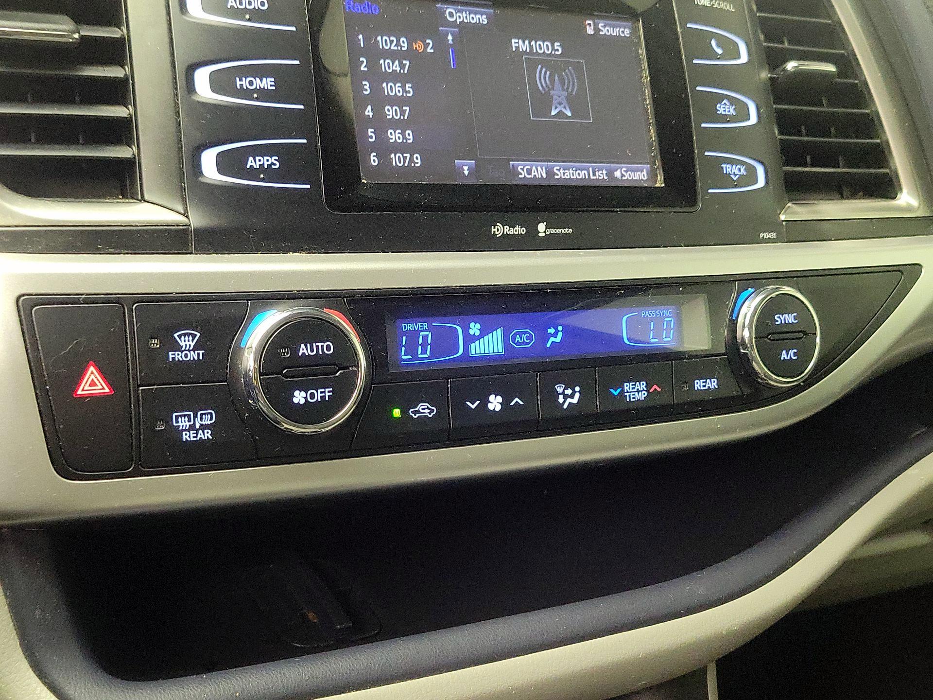 Thumbnail: 2015 Toyota Highlander - 16
