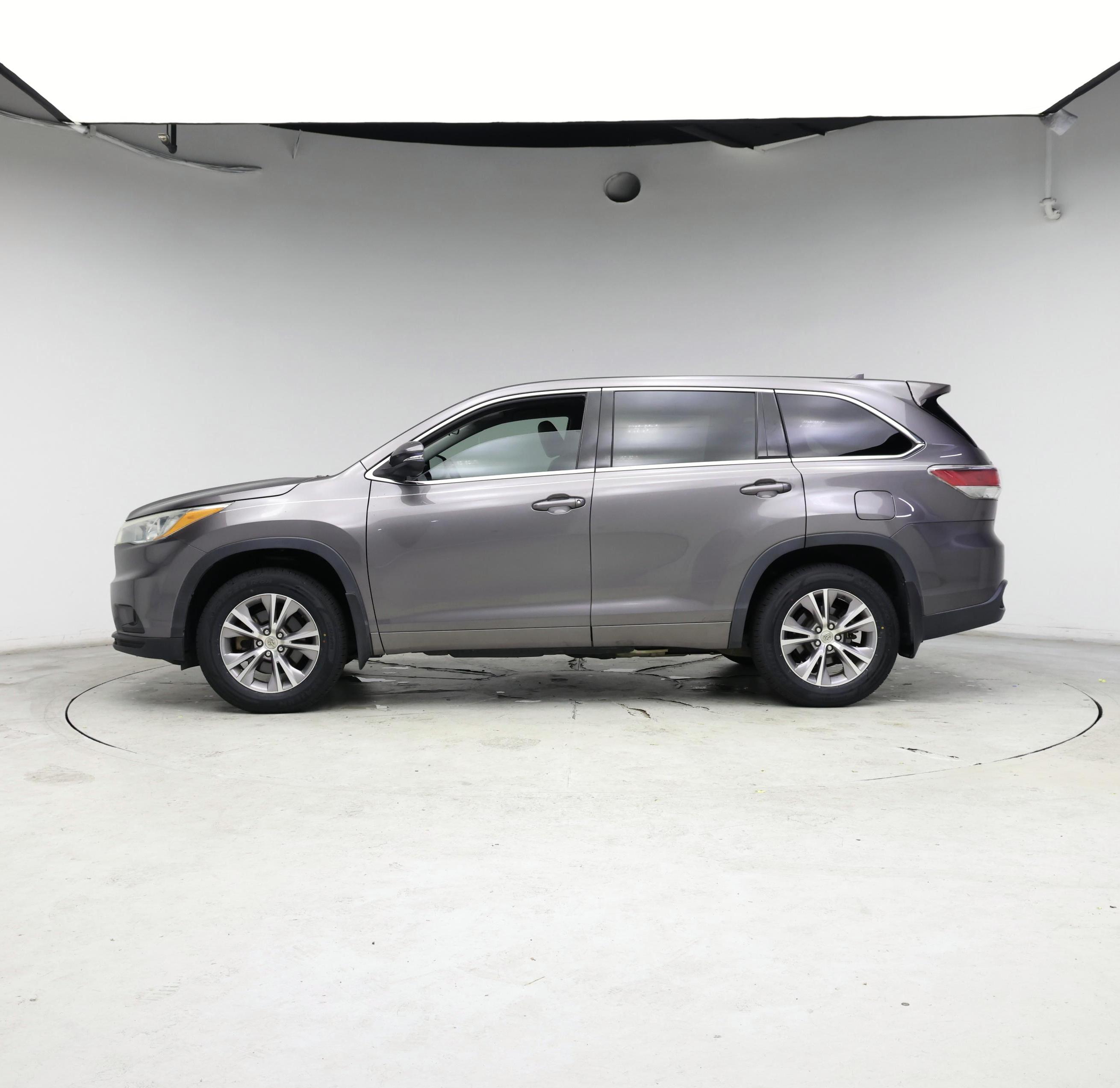 Thumbnail: 2015 Toyota Highlander - 3